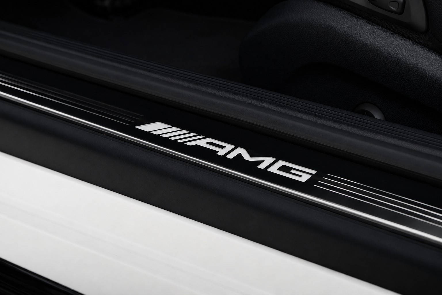 MERCEDES-BENZ C 43 Cabriolet AMG 4Matic 9G-Tronic-image-19