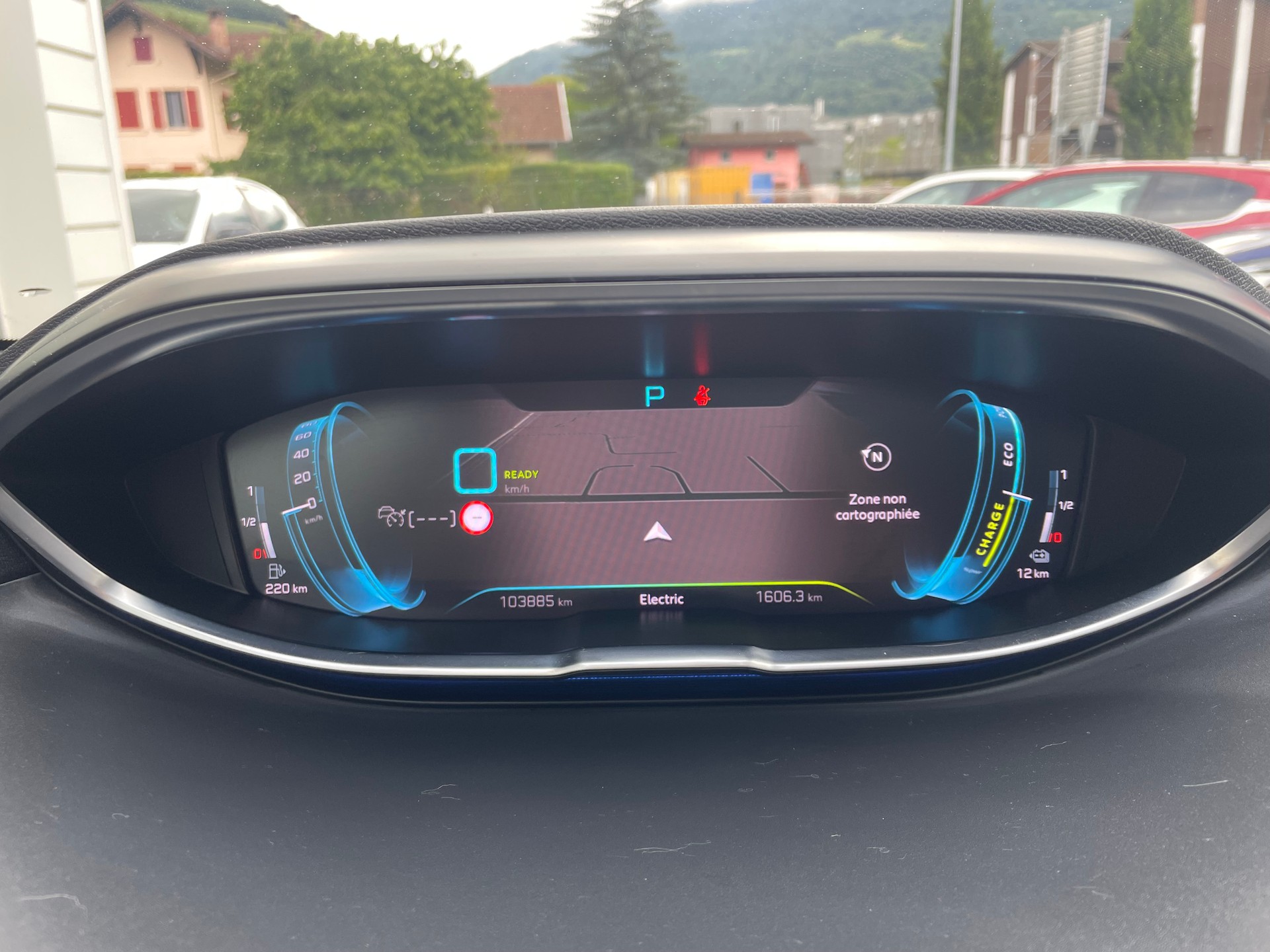 PEUGEOT 3008 300e Hybrid4 GT Pack EAT8-image-10