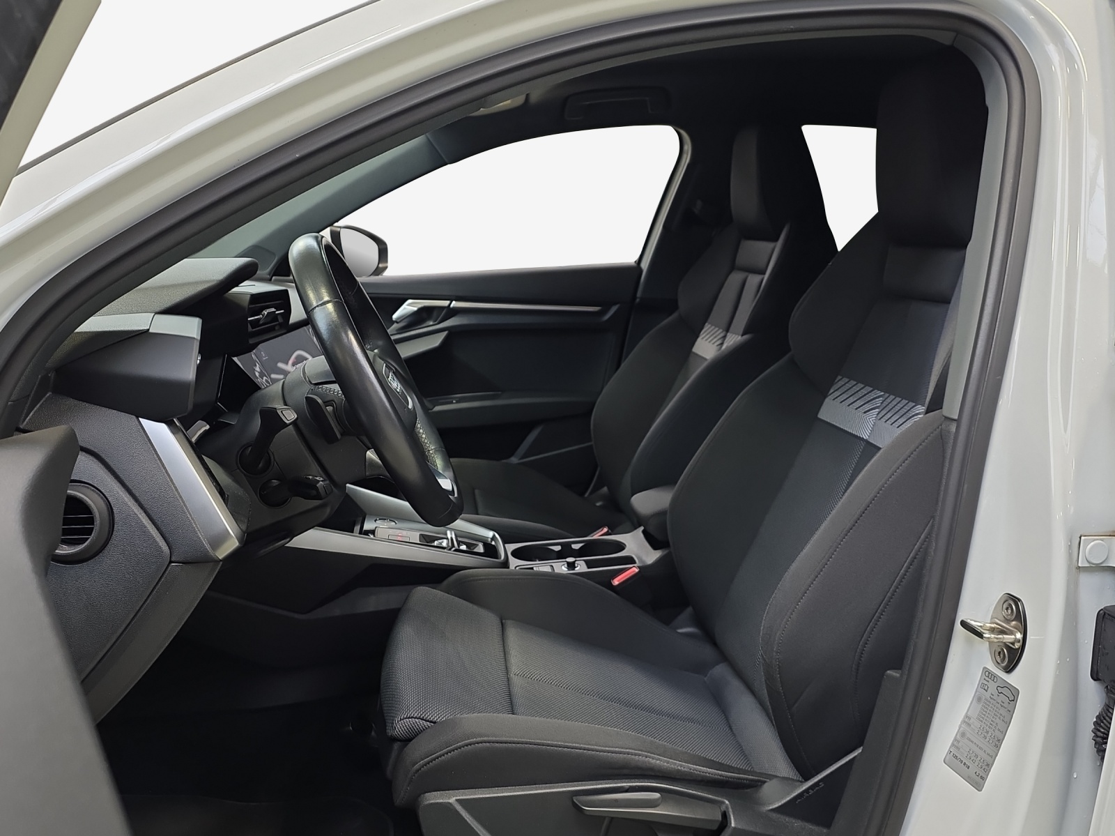 AUDI A3 Sportback 35 TFSI S line Attraction S-tronic-image-7