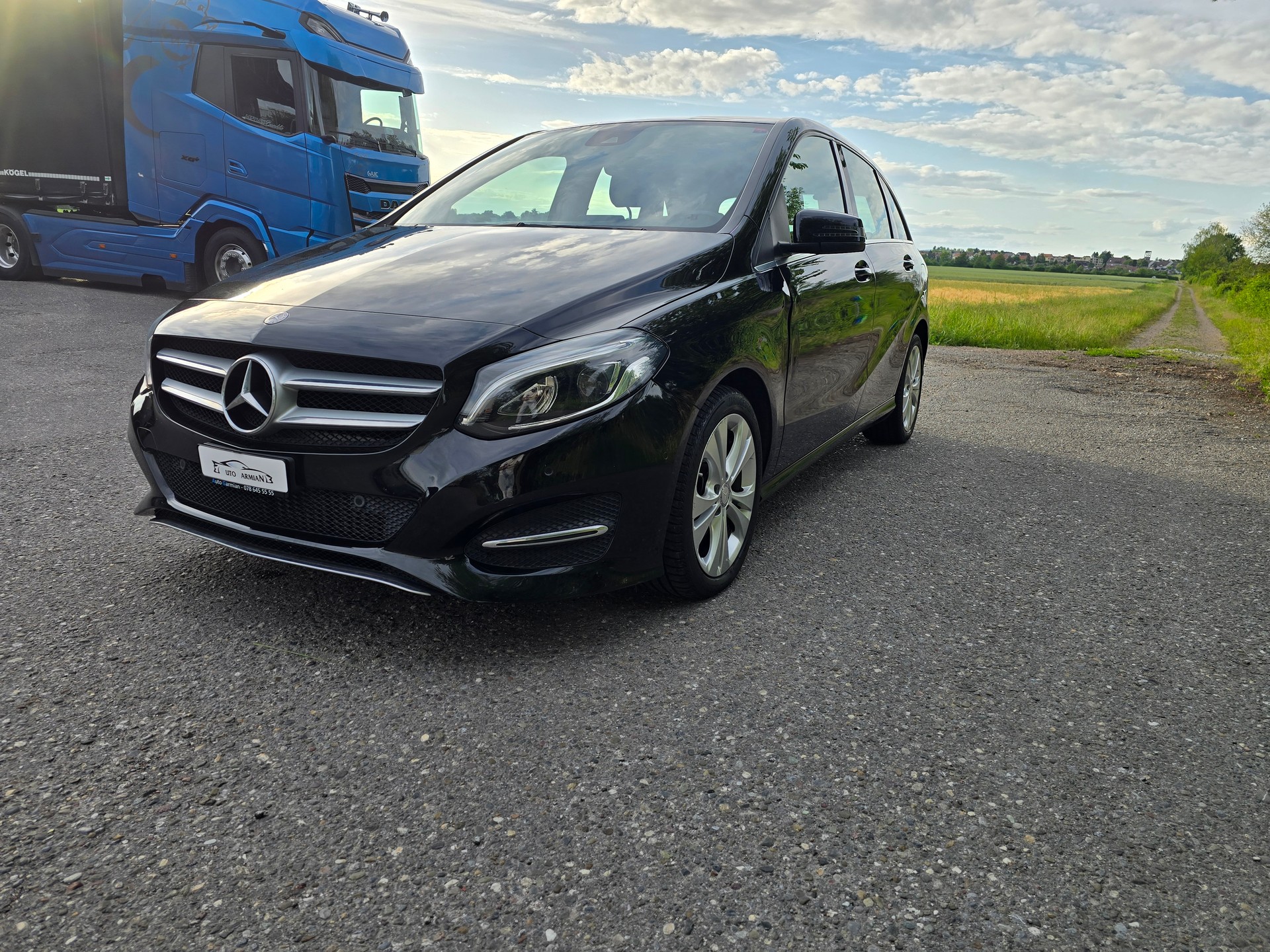 MERCEDES-BENZ B 220 Style 4Matic 7G-DCT-image-2