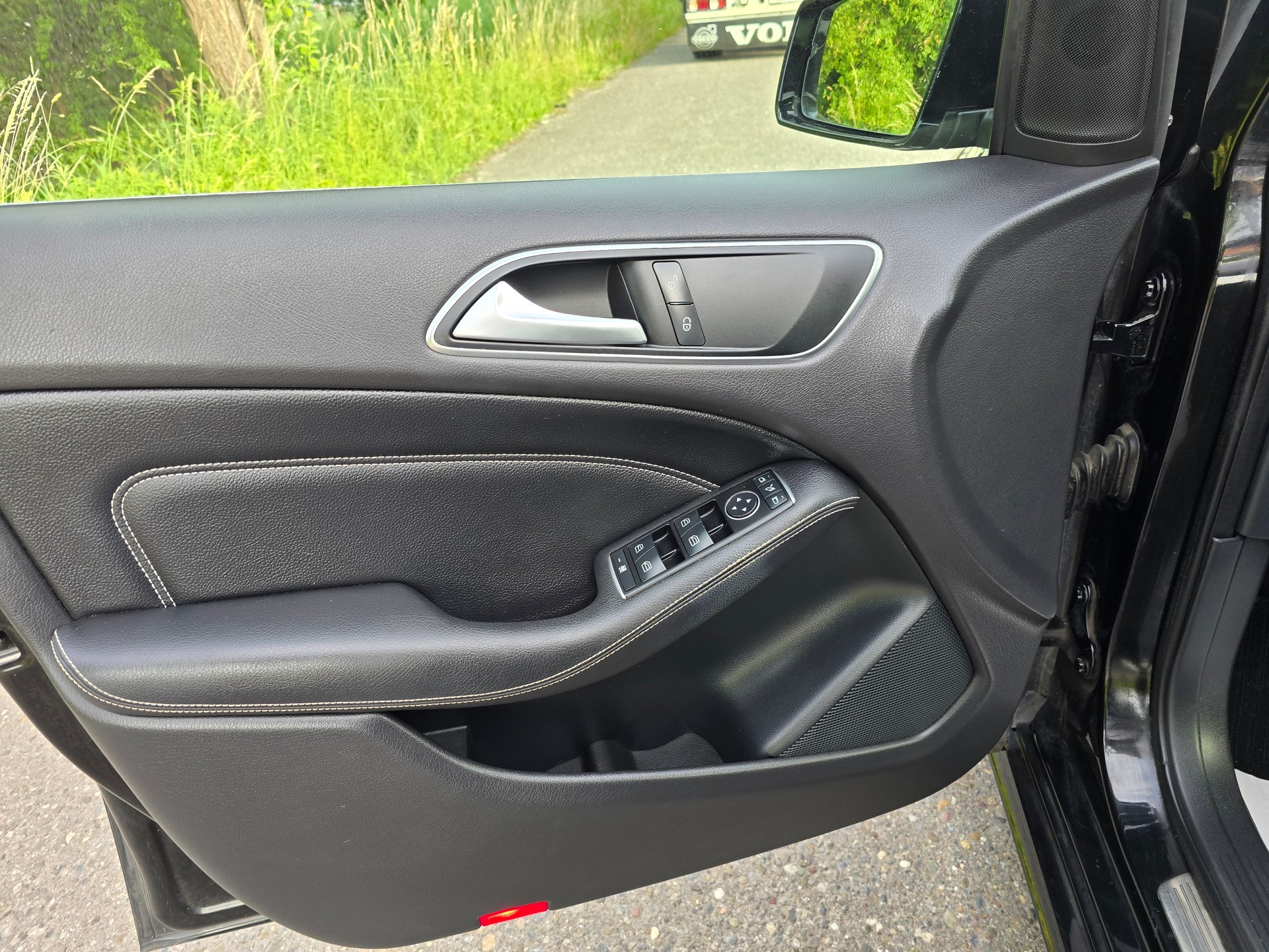 MERCEDES-BENZ B 220 Style 4Matic 7G-DCT-image-12