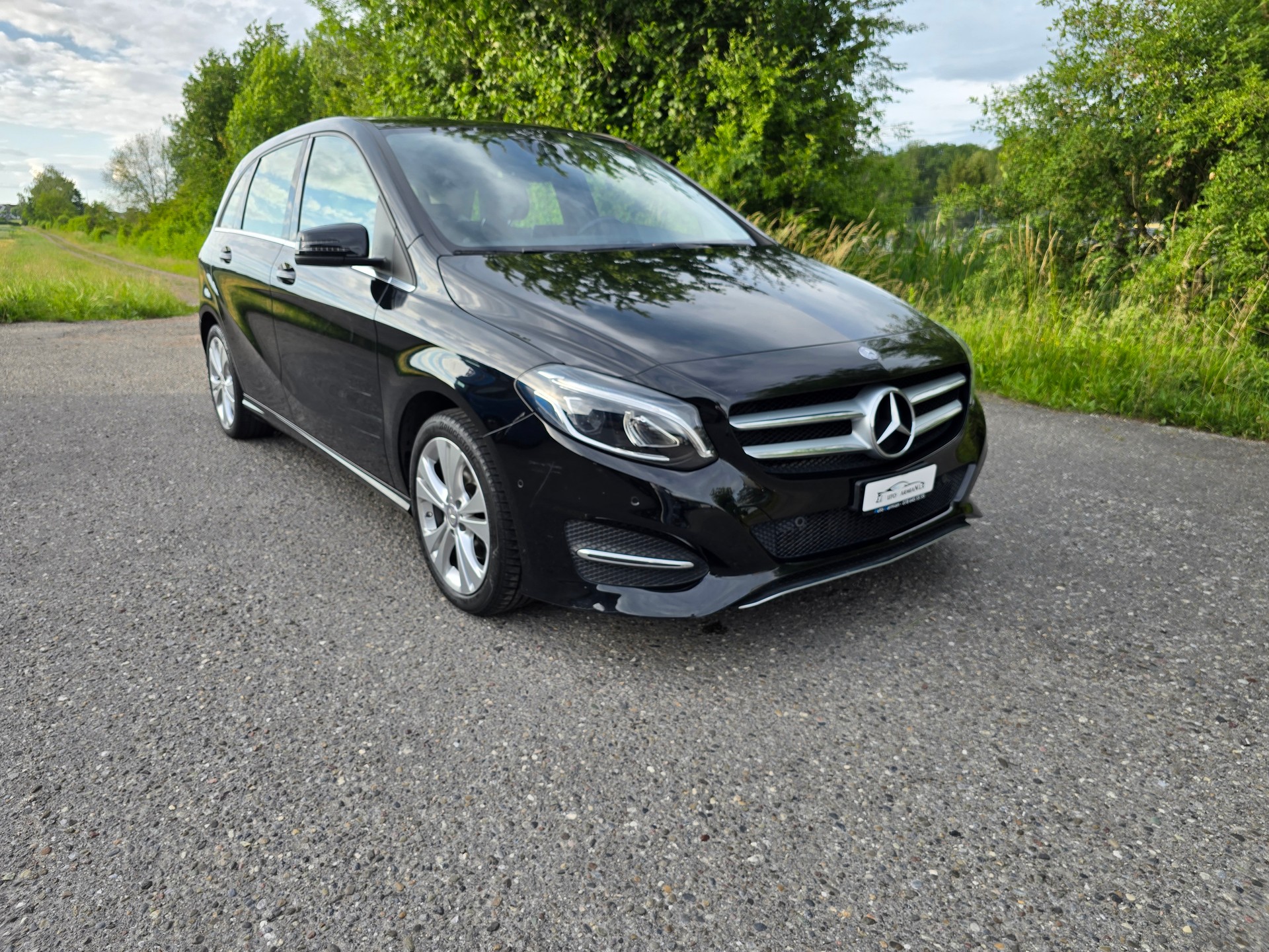 MERCEDES-BENZ B 220 Style 4Matic 7G-DCT-image-1