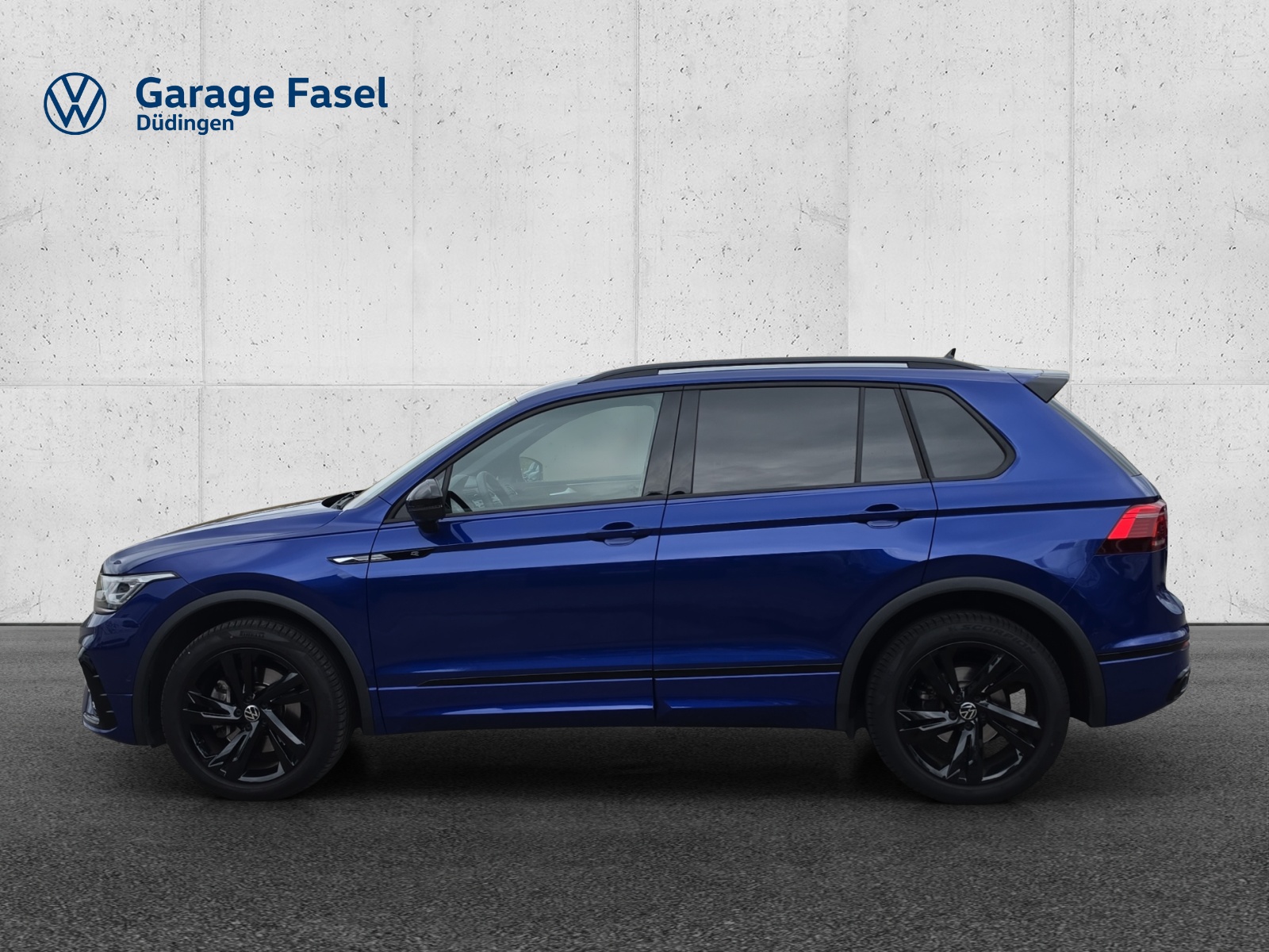VW Tiguan 2.0TSI R-Line 4Motion DSG-showroom-element-1