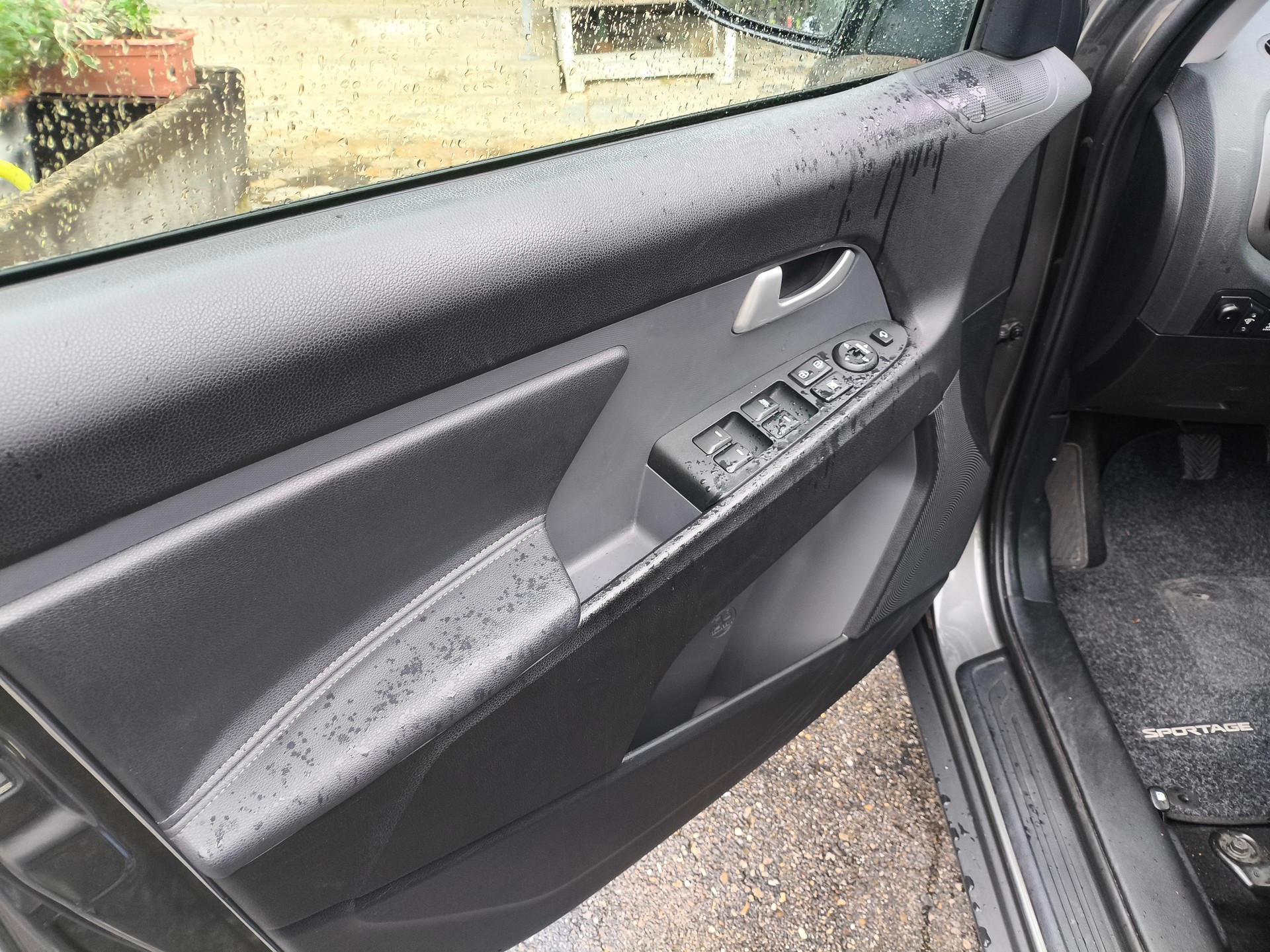 KIA Sportage 2.0 CRDi Style 4WD-image-9