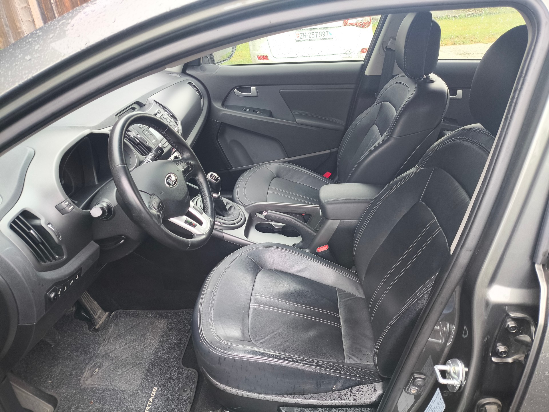 KIA Sportage 2.0 CRDi Style 4WD-image-10