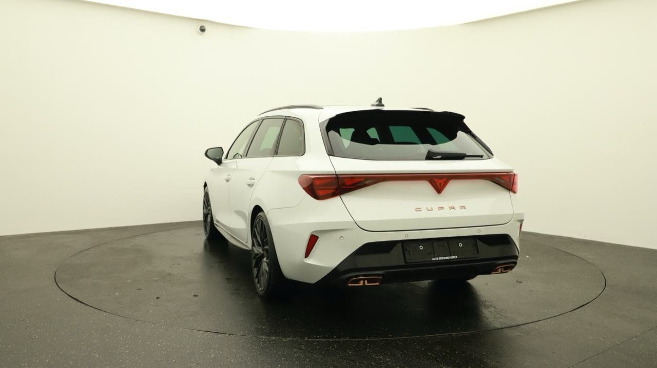 CUPRA LEON ST 1.5 e-HYBRID pHEV VZ Black Edition-image-3