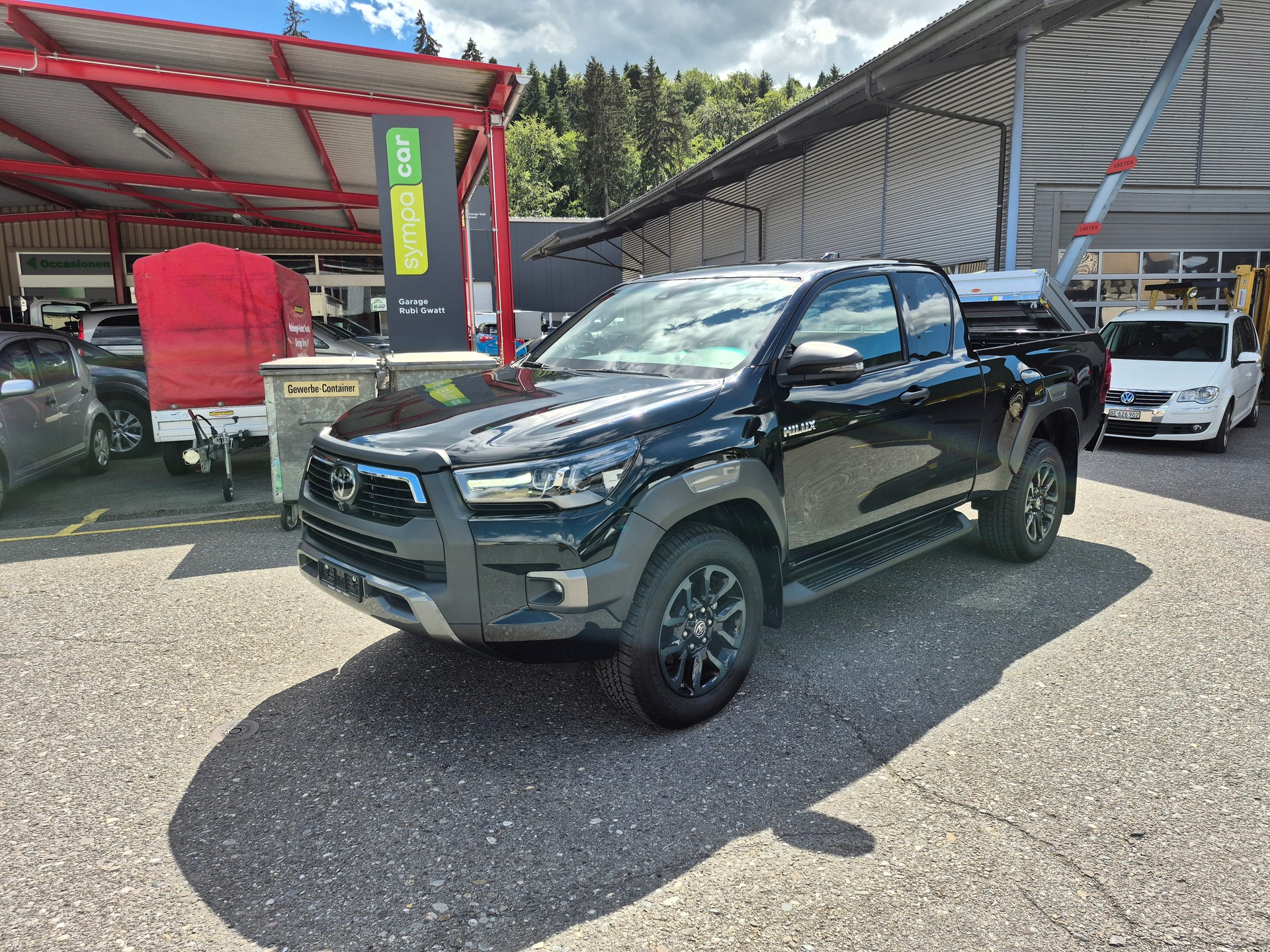 TOYOTA Hilux 2.8D-4D Invincible Extra Cab 4x4 A-image-0