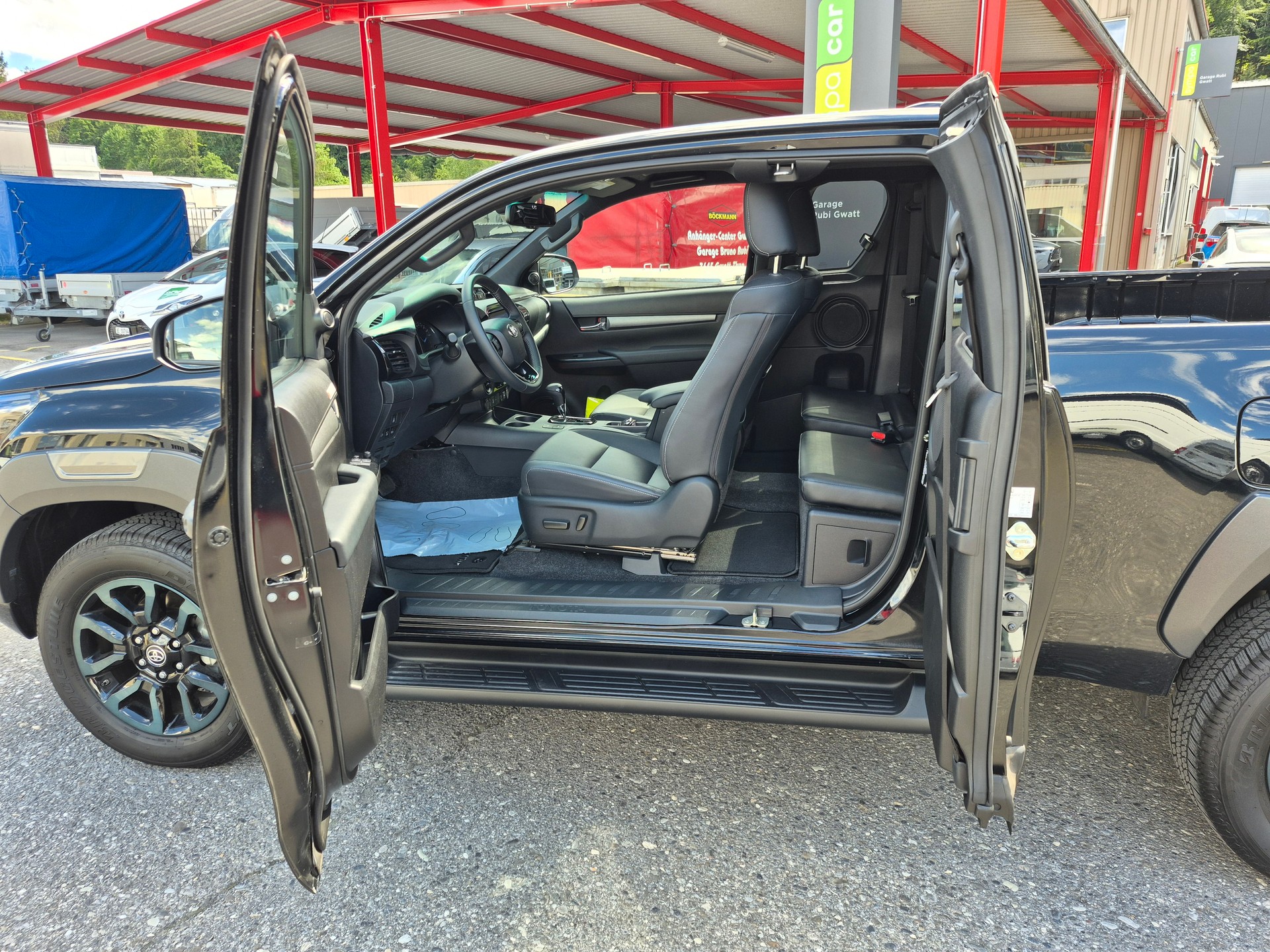 TOYOTA Hilux 2.8D-4D Invincible Extra Cab 4x4 A-image-11