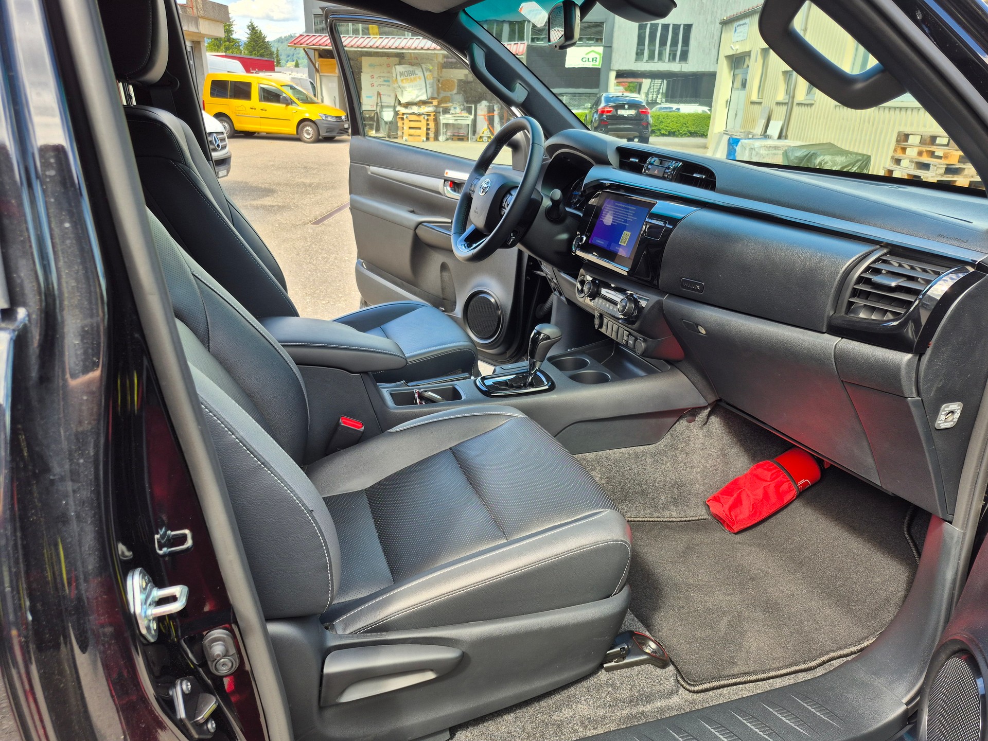 TOYOTA Hilux 2.8D-4D Invincible Extra Cab 4x4 A-image-12