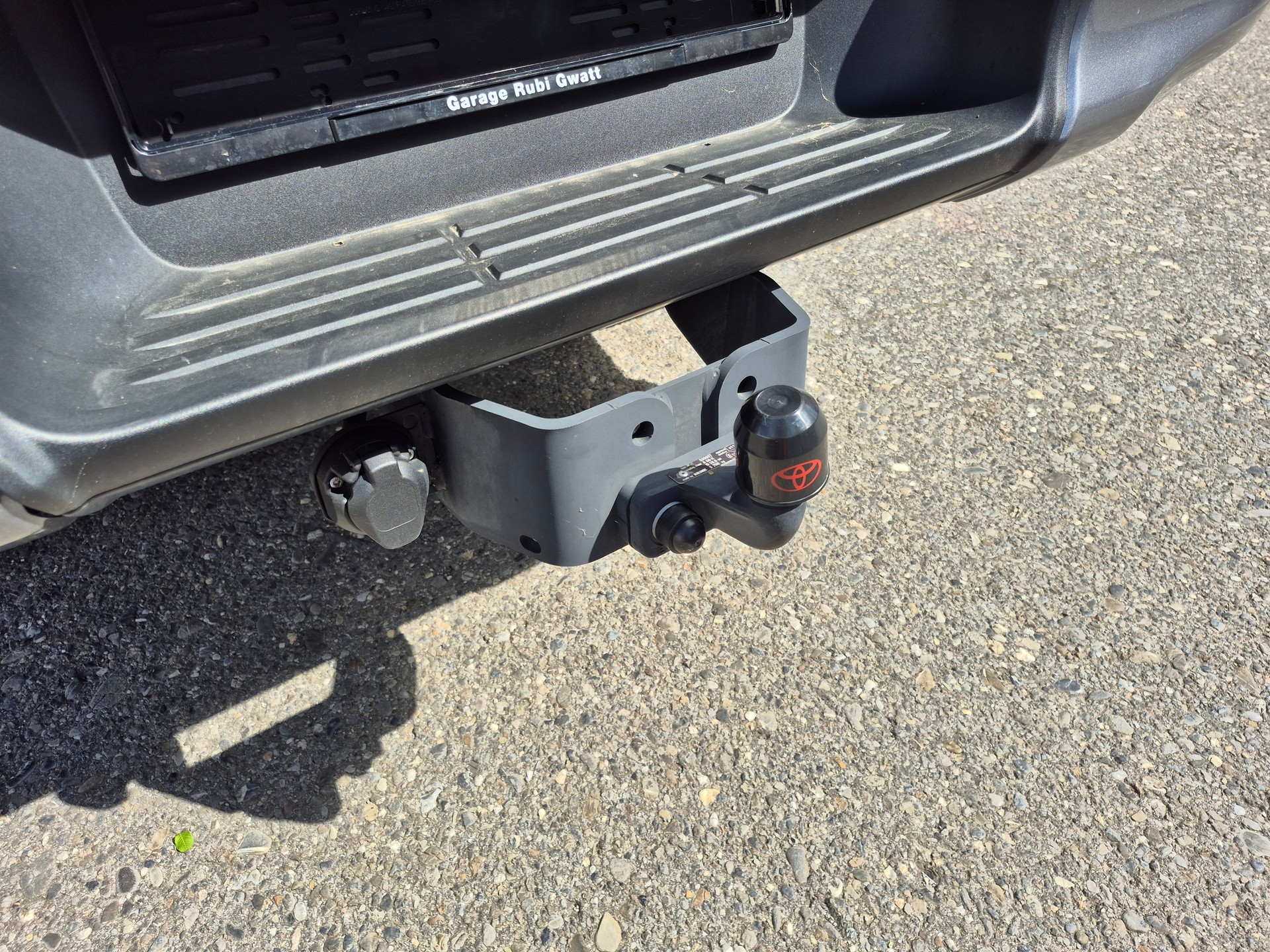 TOYOTA Hilux 2.8D-4D Invincible Extra Cab 4x4 A-image-9