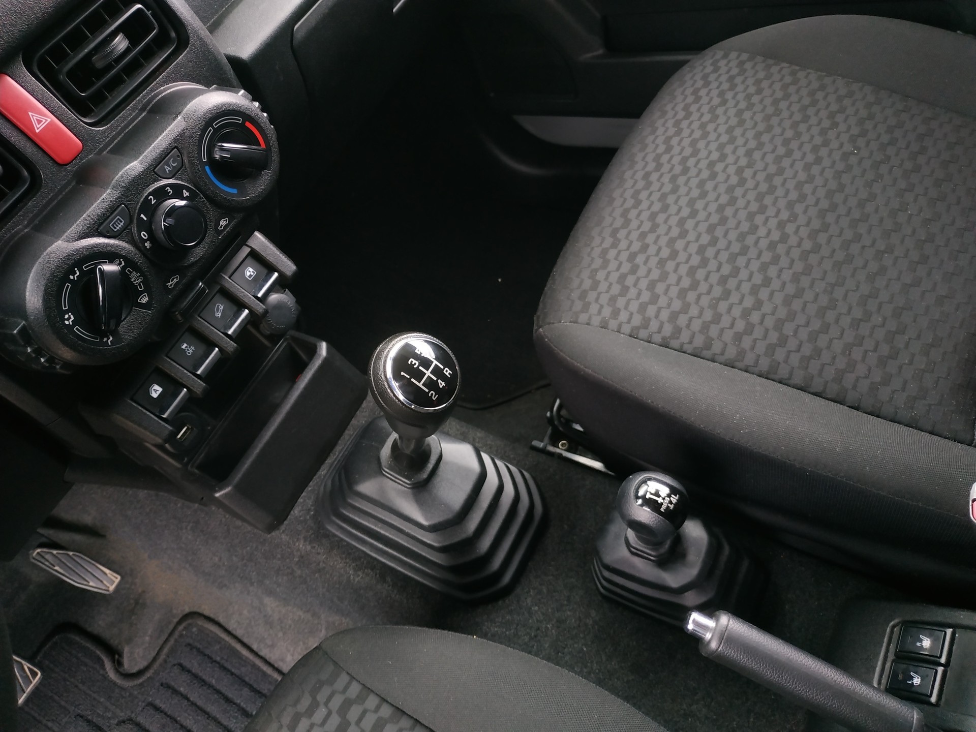 SUZUKI Jimny 1.5 Compact+ 4x4 4Plätzer-image-11