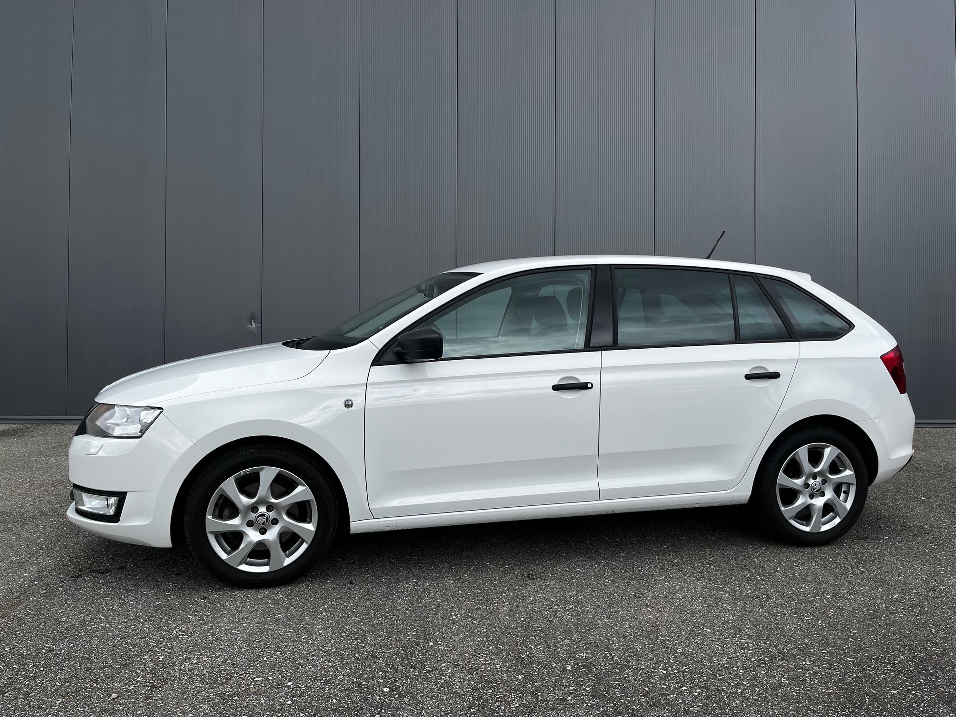 SKODA Rapid Spaceback 1.4 TSI Active DSG-image-1