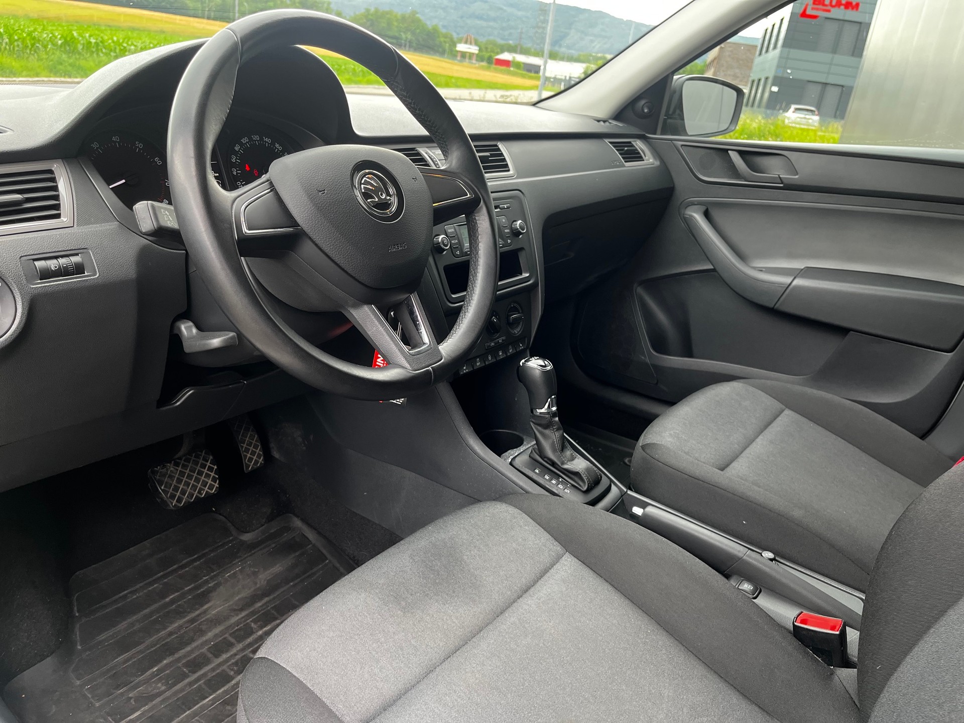 SKODA Rapid Spaceback 1.4 TSI Active DSG-image-9