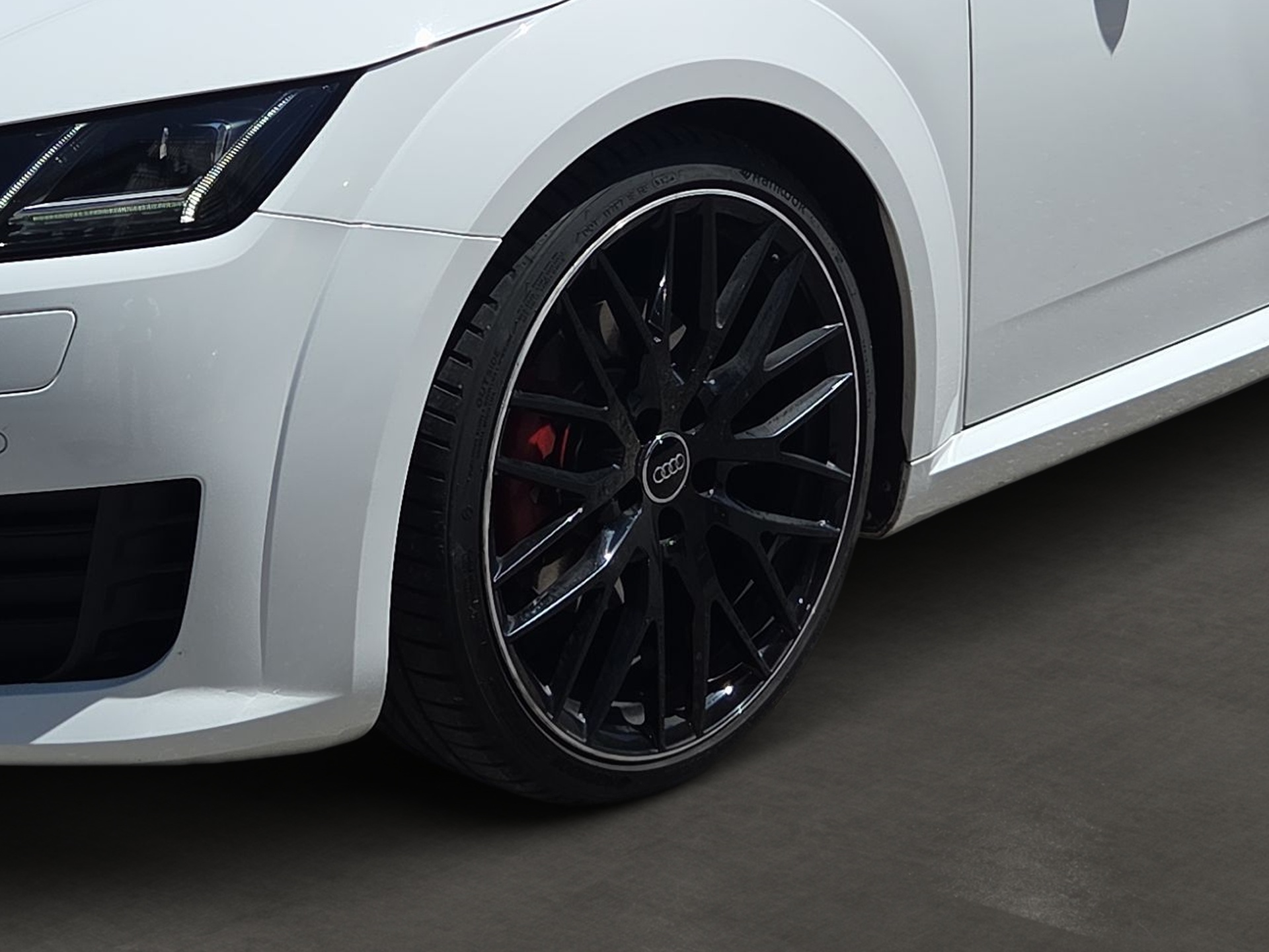 AUDI TT Coupé 1.8 TFSI S-tronic-image-13