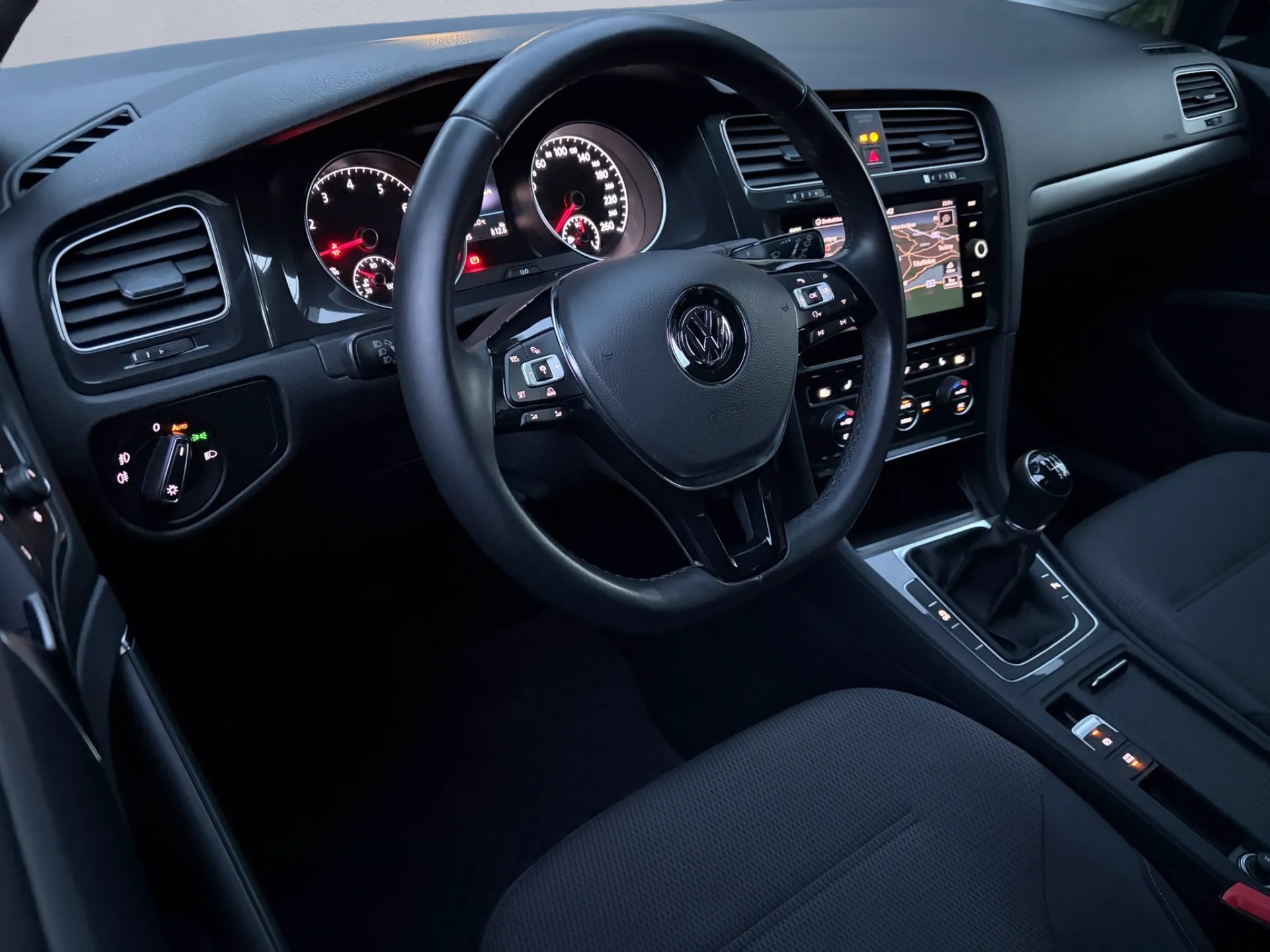 VW Golf 1.0 TSI Comfortline-image-9