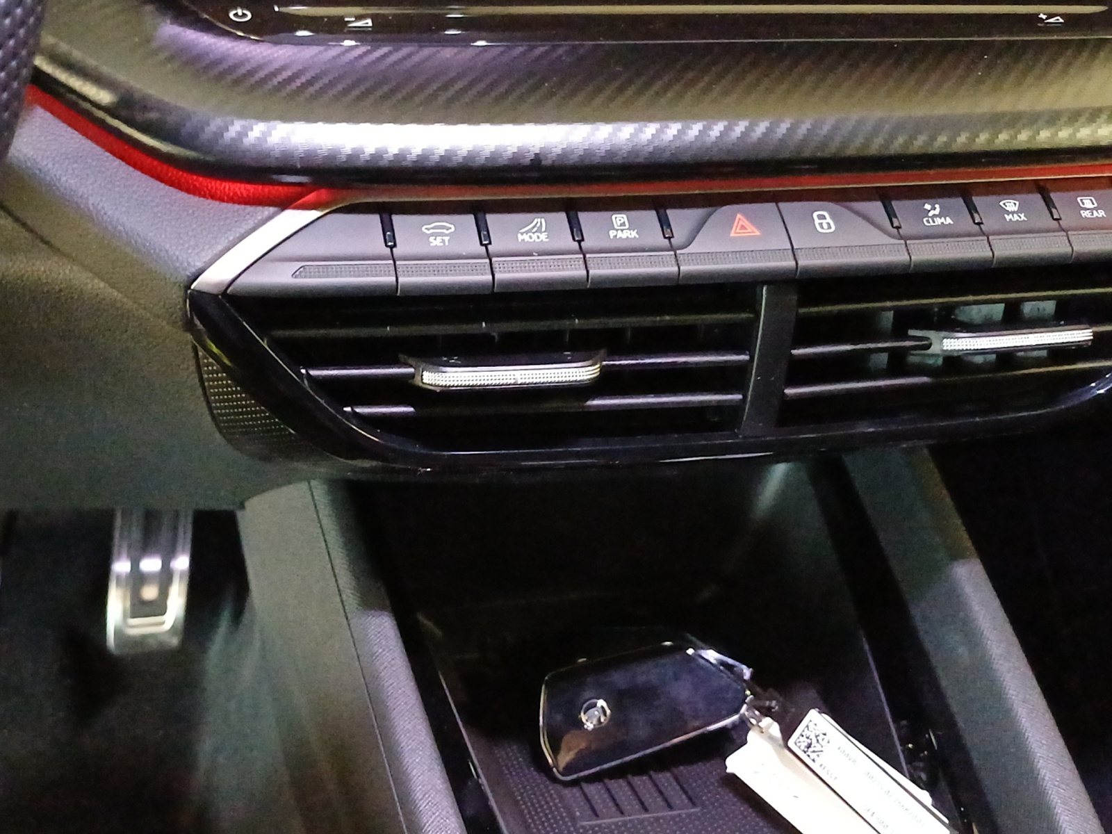 SKODA Octavia Combi 2.0 TSI DSG RS-image-10