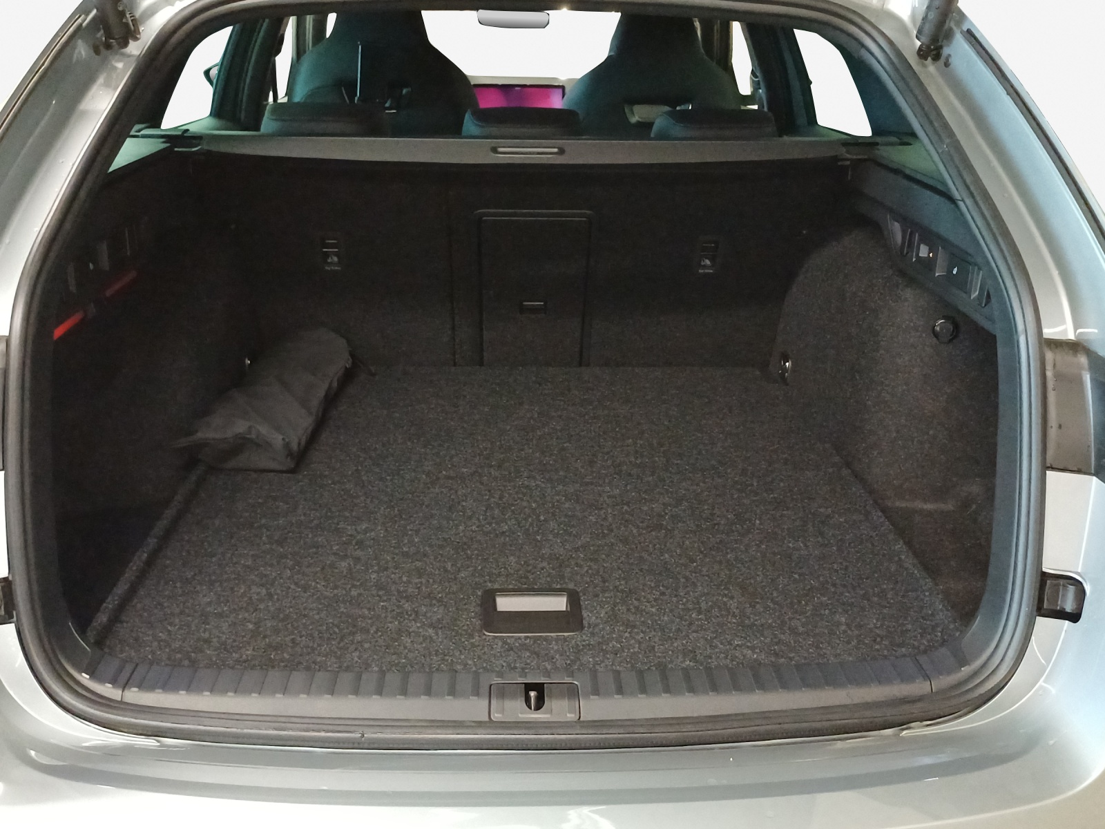 SKODA Octavia Combi 2.0 TSI DSG RS-image-12