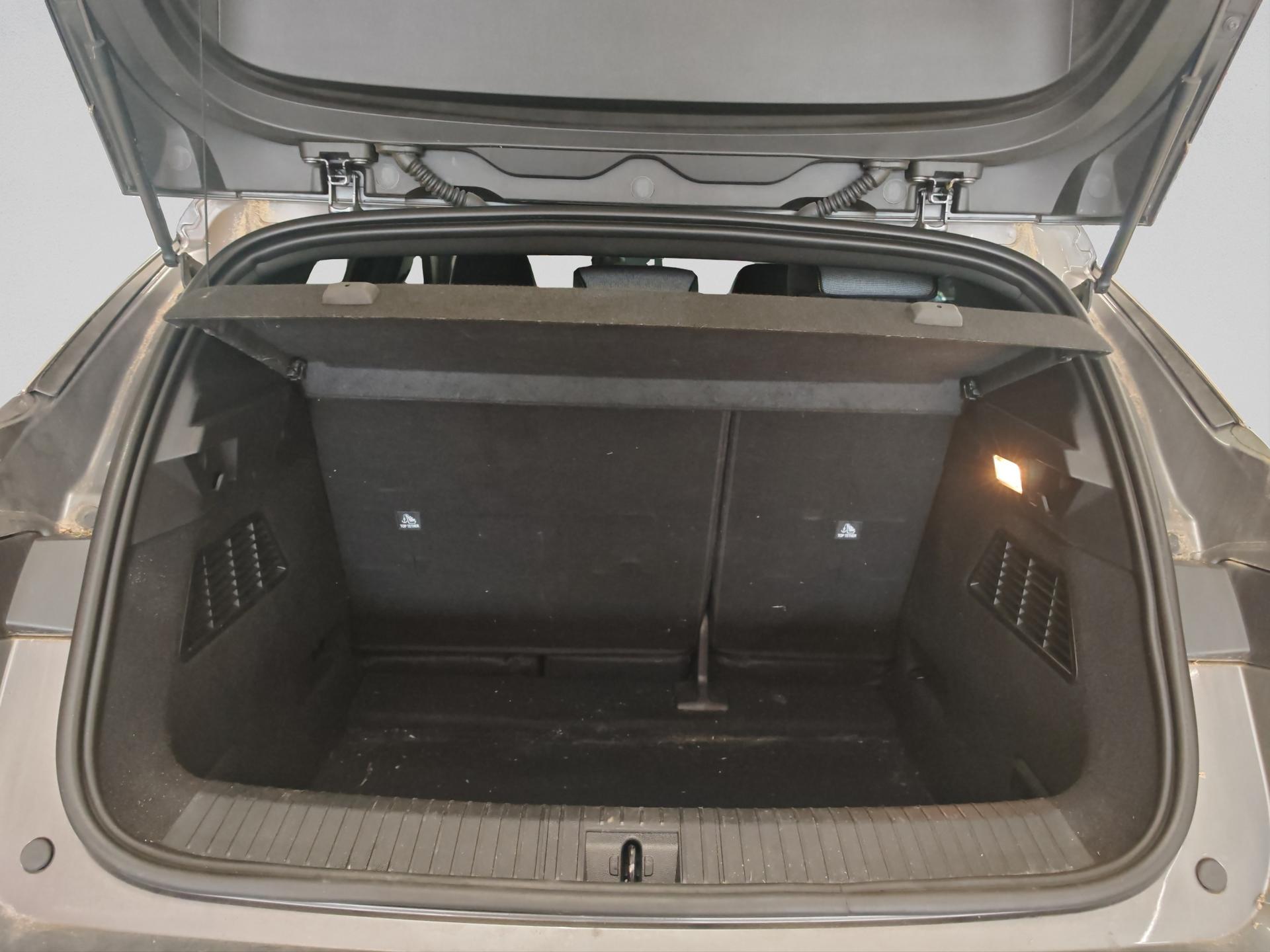 RENAULT Mégane E-TECH EV60 Techno-image-15