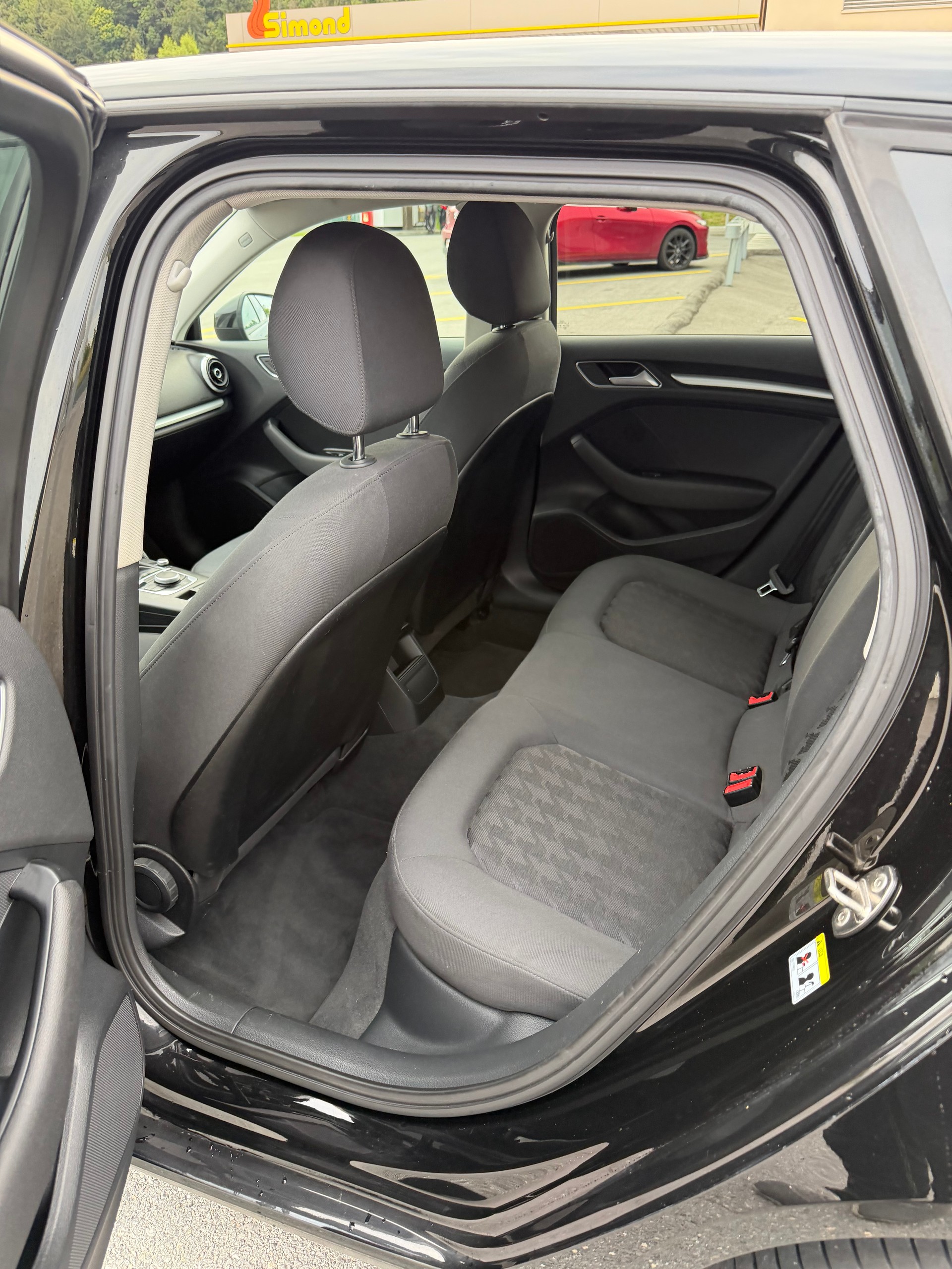 AUDI A3 Sportback 1.4 TFSI Ambition S-tronic-image-8