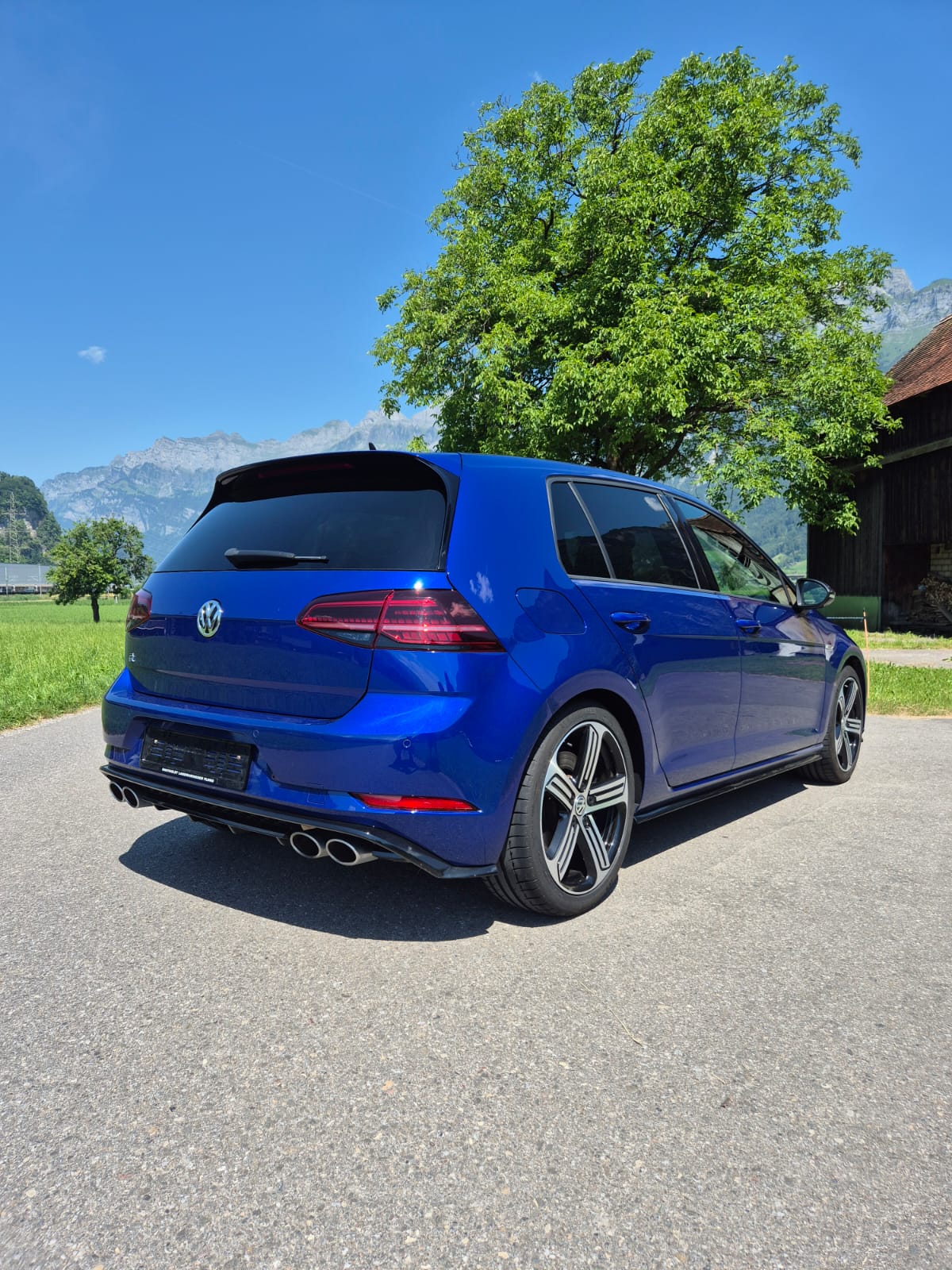VW 2.0 TSI R DSG 4motion-image-2