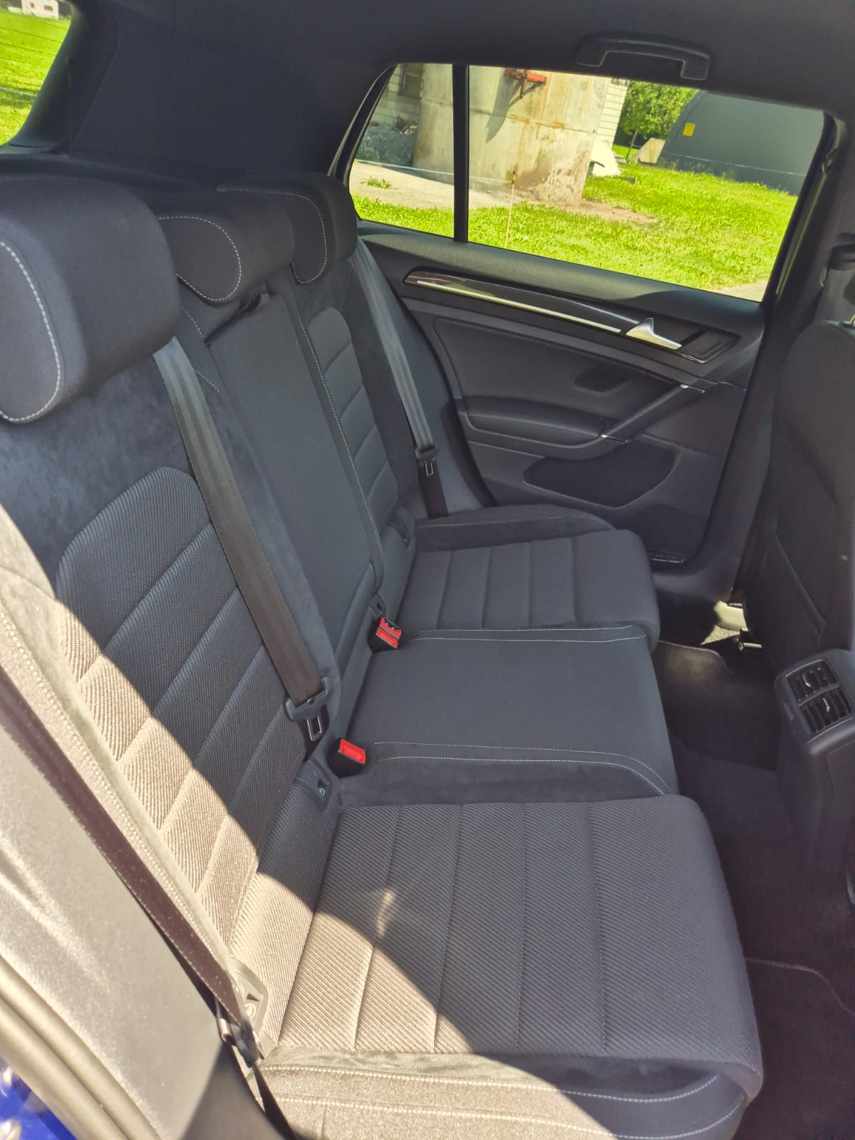 VW 2.0 TSI R DSG 4motion-image-8