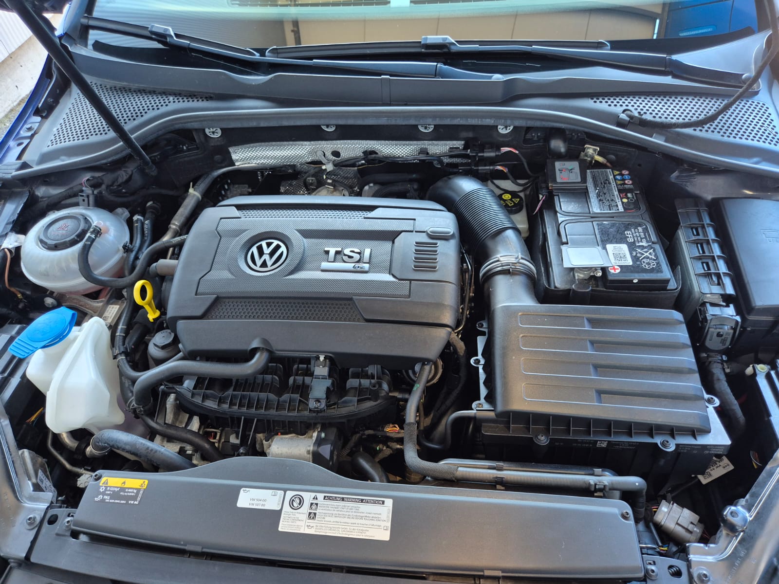 VW 2.0 TSI R DSG 4motion-image-9