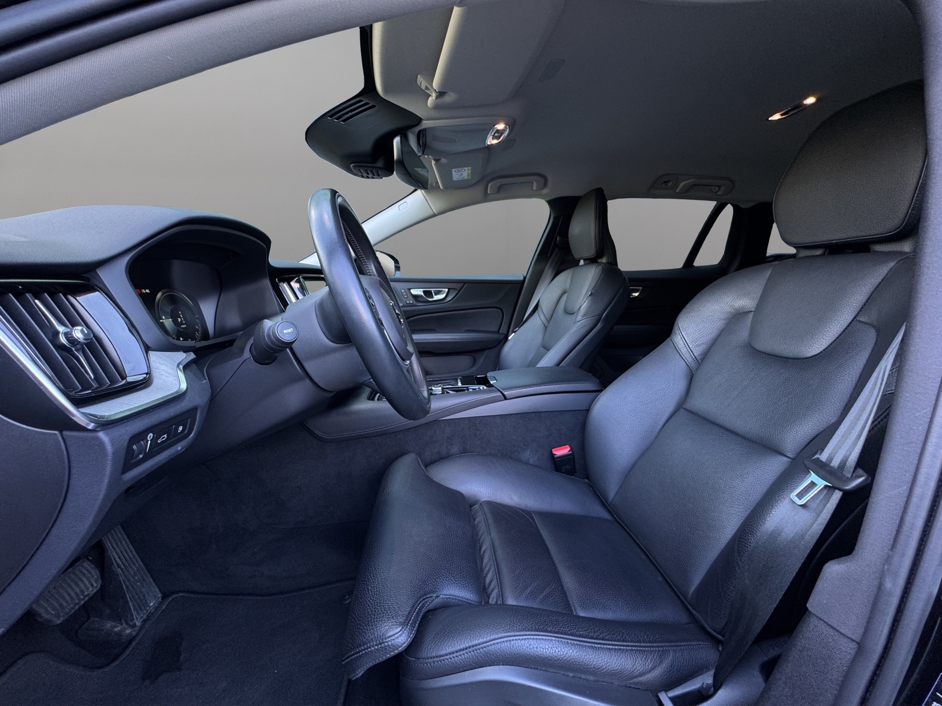 VOLVO V60 T6 eAWD Twin Engine Inscription Geartronic-image-11