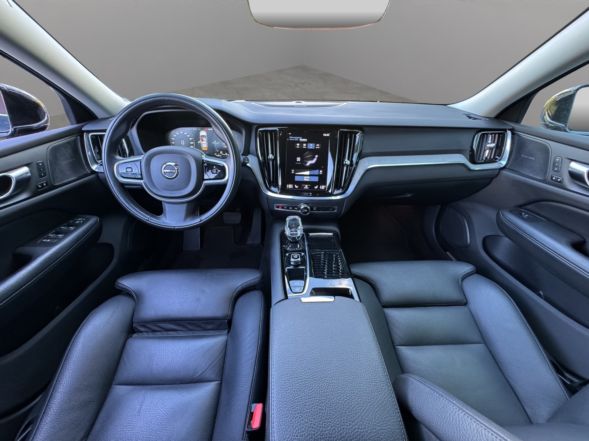 VOLVO V60 T6 eAWD Twin Engine Inscription Geartronic-image-15