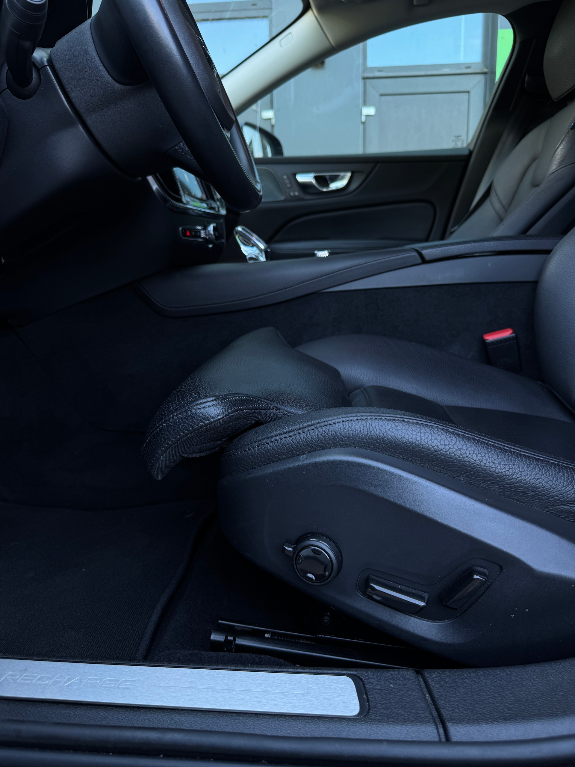 VOLVO V60 T6 eAWD Twin Engine Inscription Geartronic-image-8