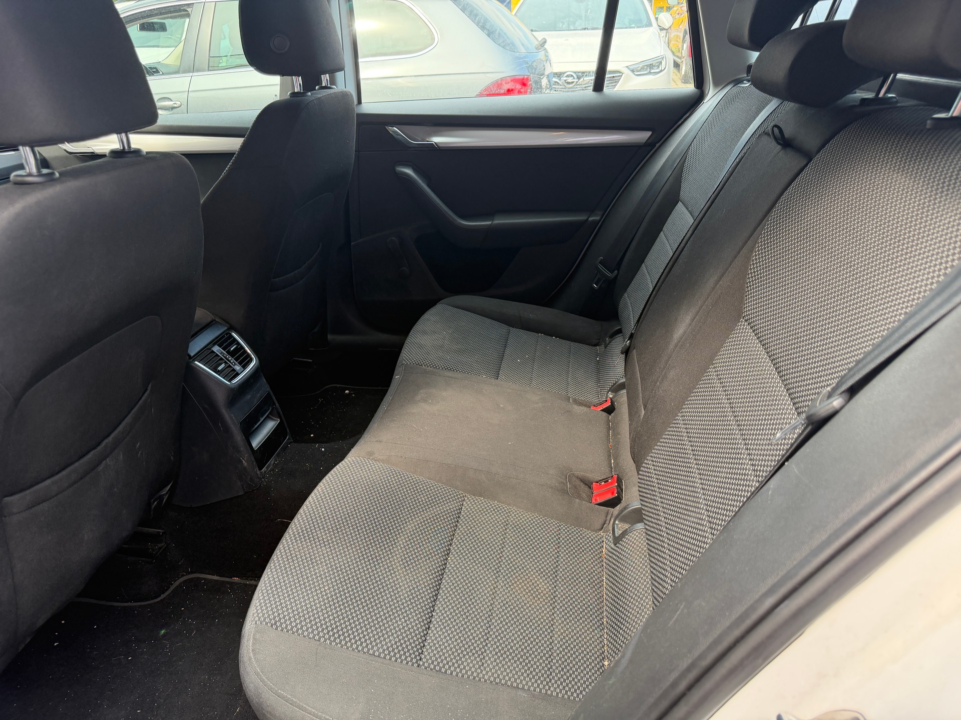SKODA Fabia 1.2 Ambition-image-10