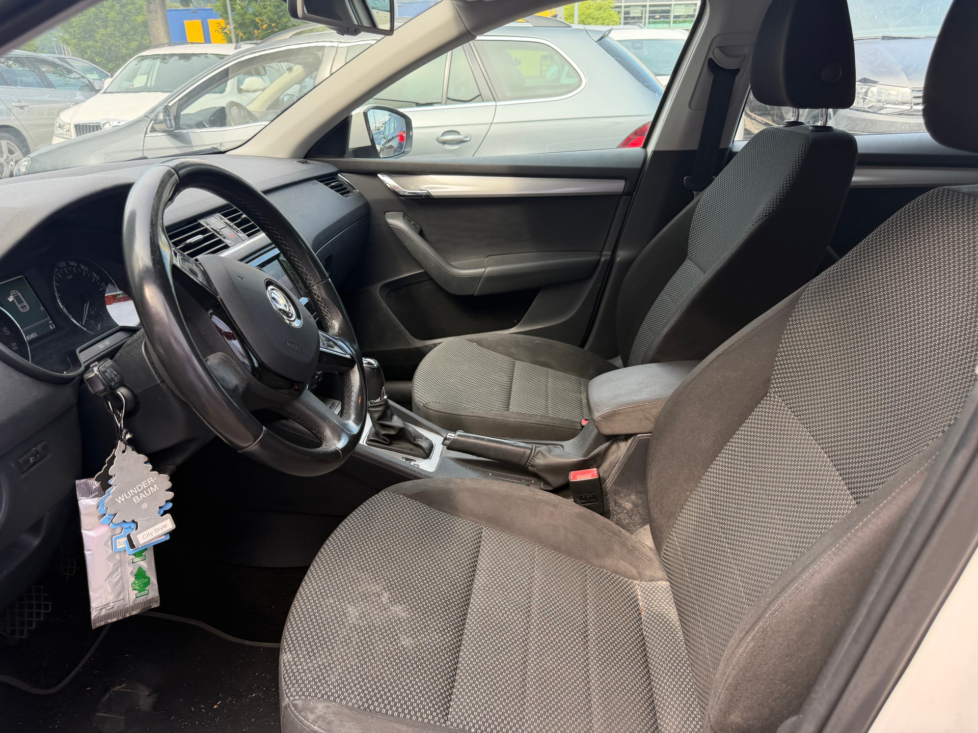 SKODA Fabia 1.2 Ambition-image-7