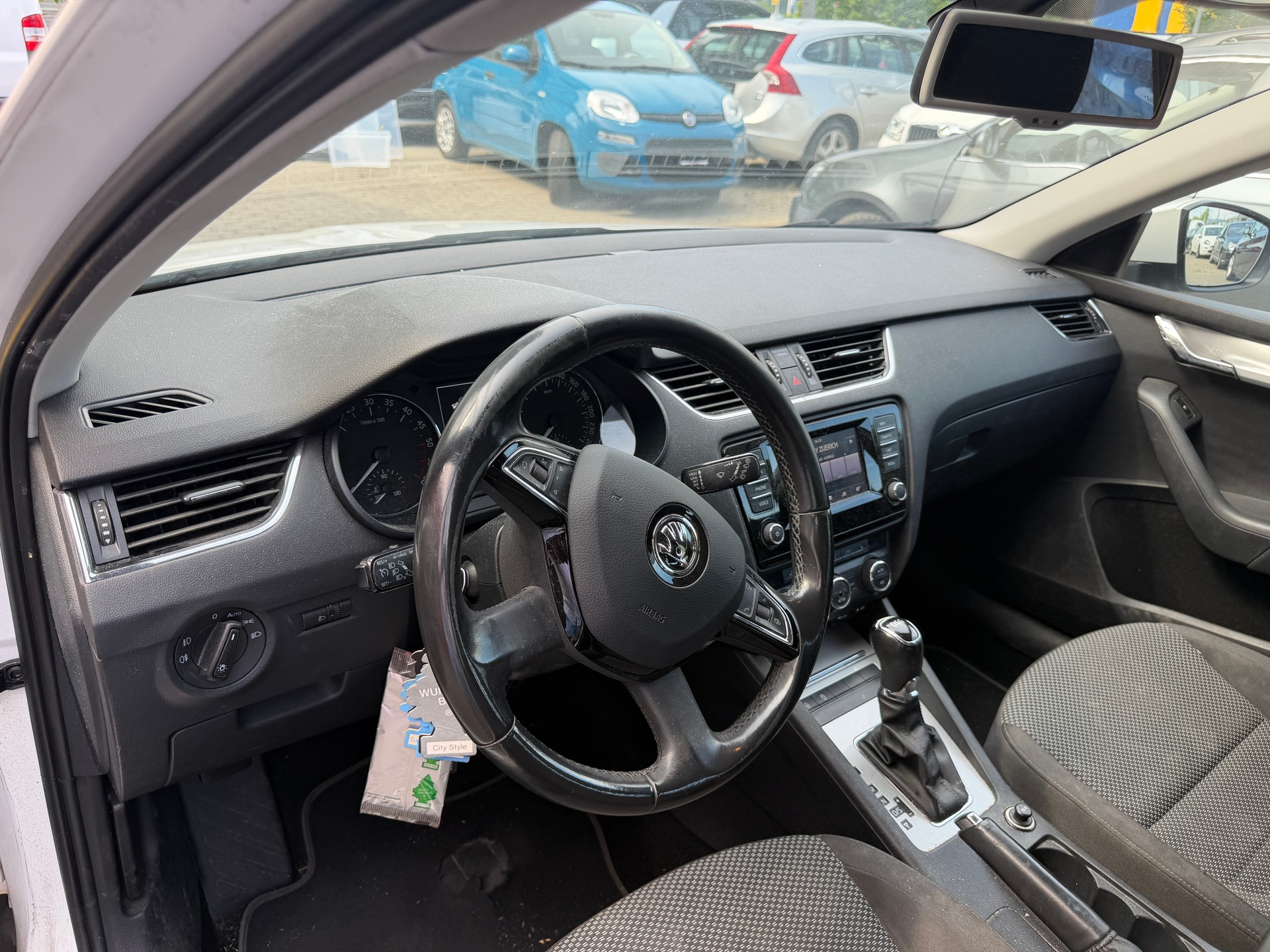 SKODA Fabia 1.2 Ambition-image-8