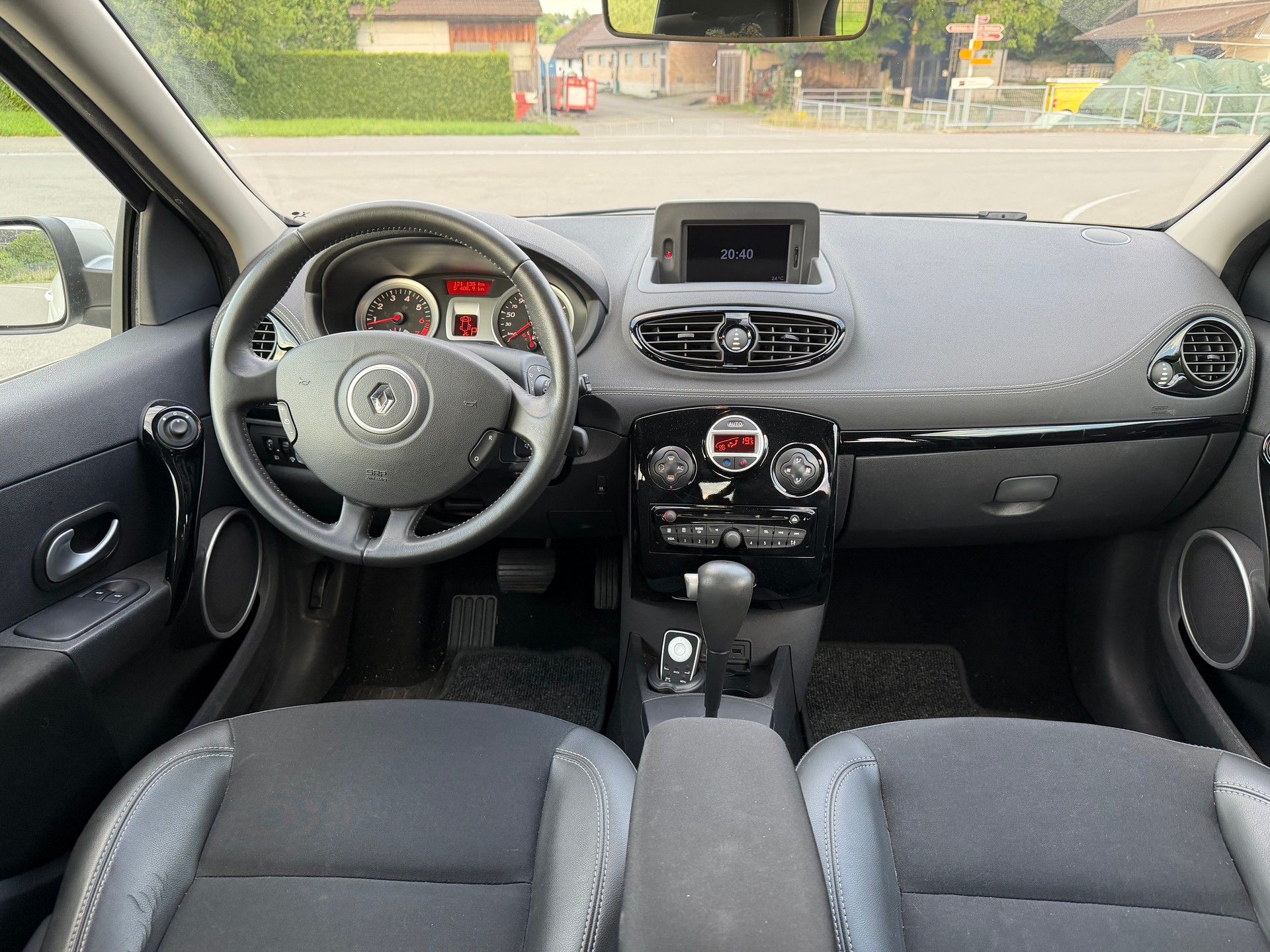 RENAULT 1.6 16V 110 Night&Day-image-2