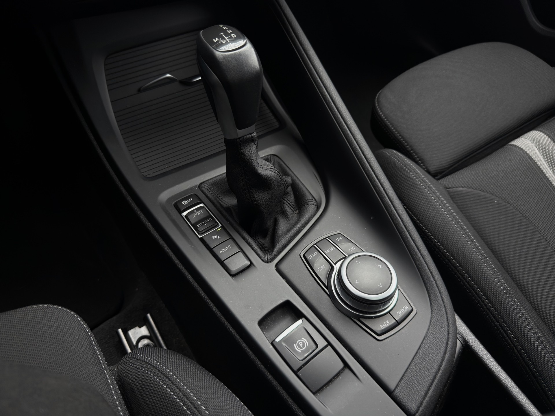 BMW X1 xDrive 25e Steptronic-image-14