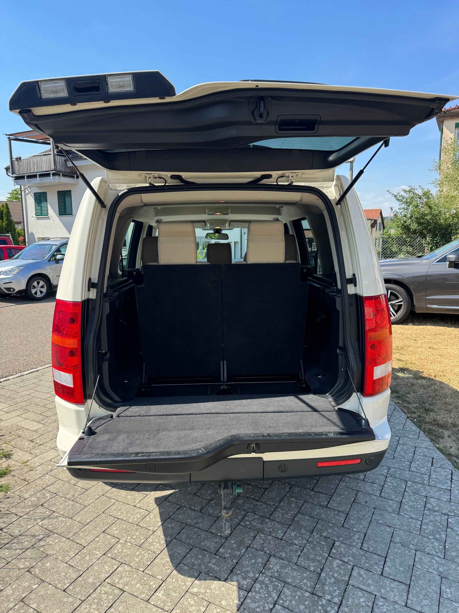 LAND ROVER Discovery 2.7d V6 SE Automatic-image-14