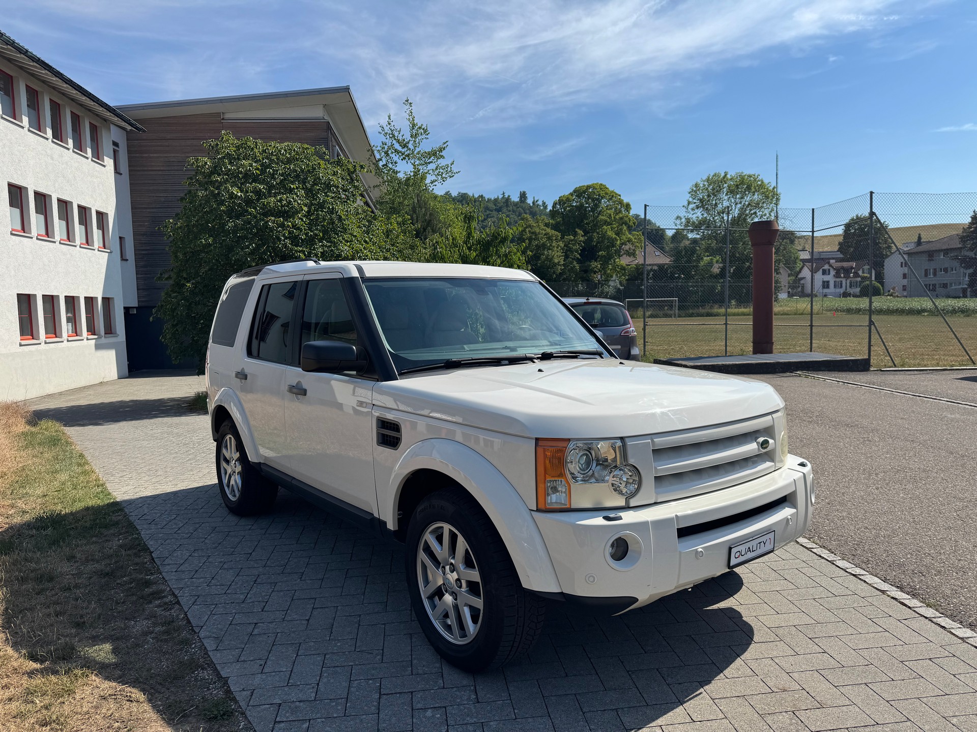 LAND ROVER Discovery 2.7d V6 SE Automatic-image-0