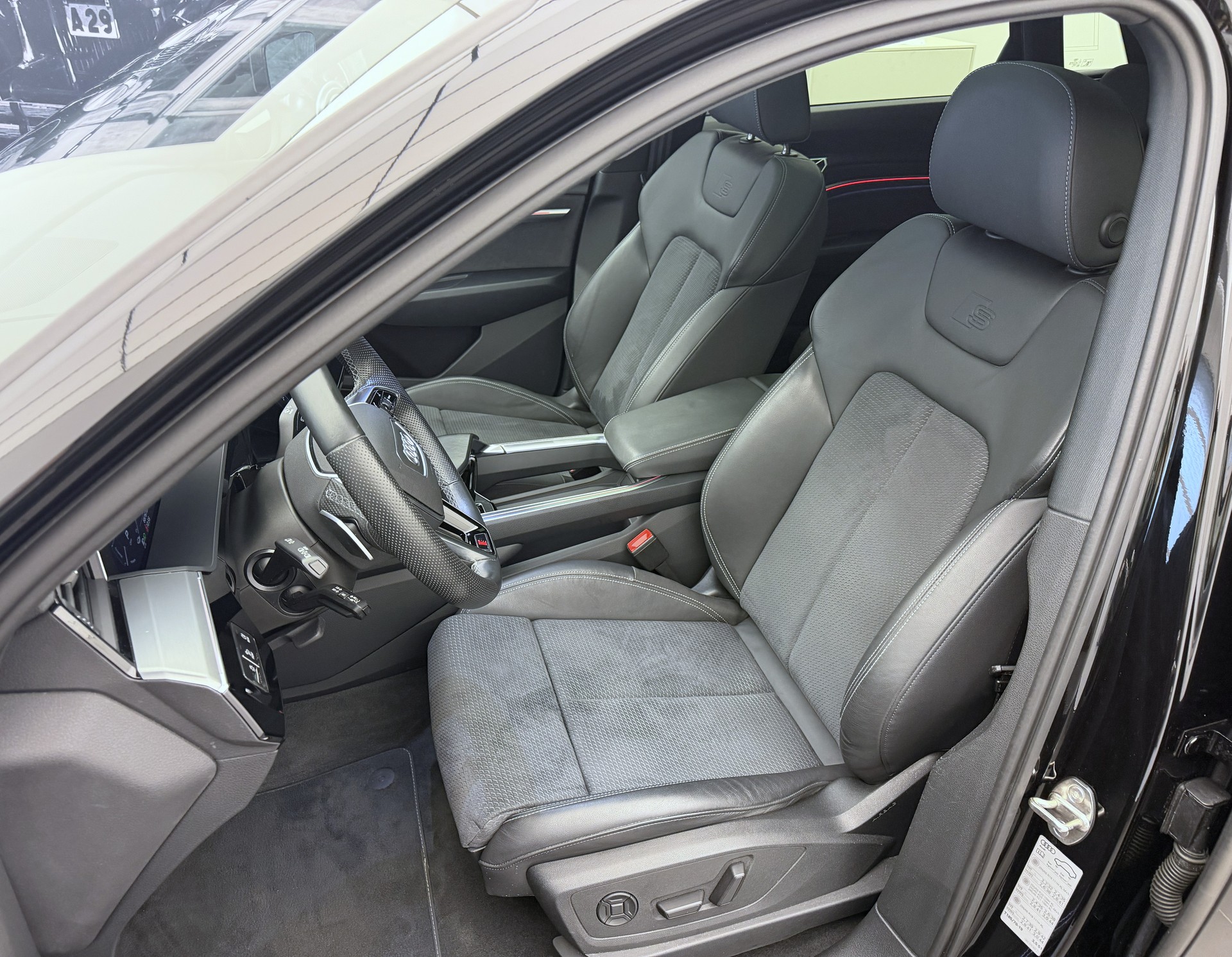 AUDI e-tron 55 quattro-image-4