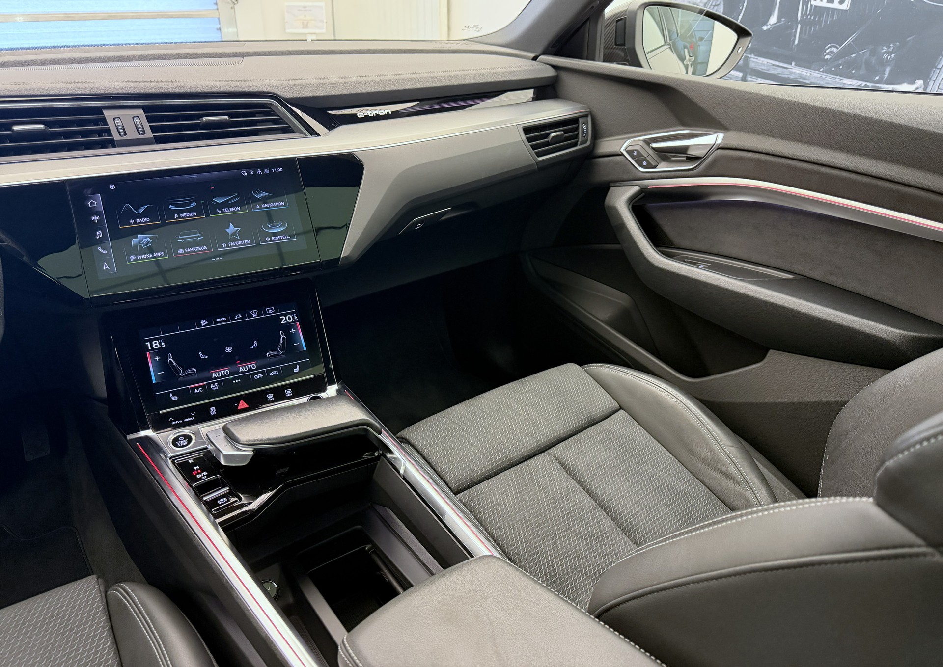AUDI e-tron 55 quattro-image-16
