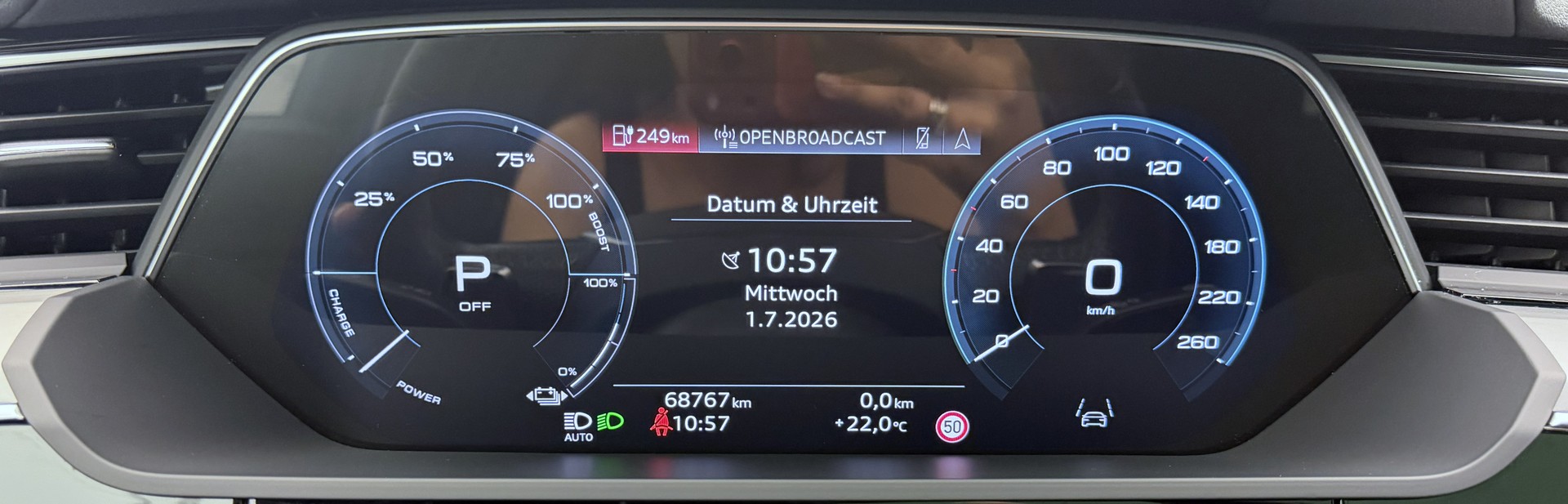 AUDI e-tron 55 quattro-image-8