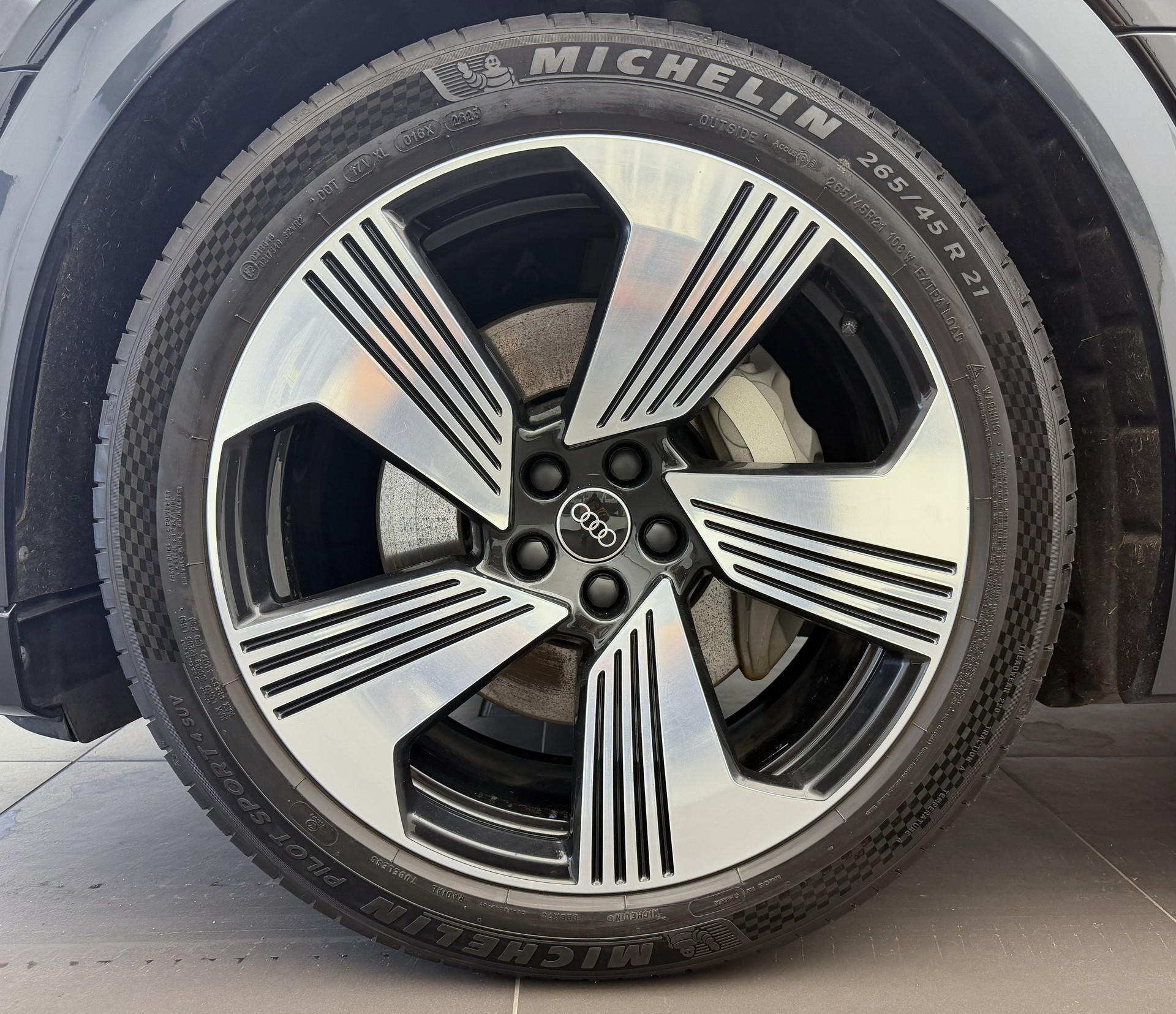 AUDI e-tron 55 quattro-image-2