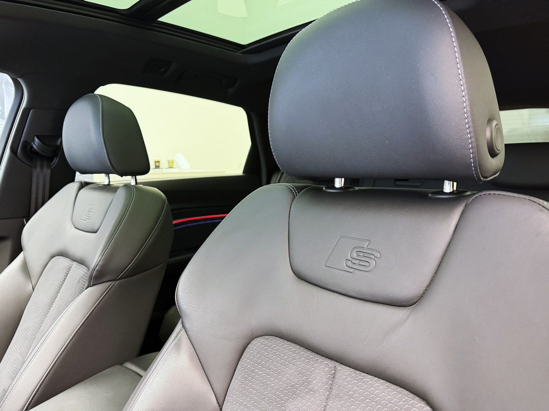 AUDI e-tron 55 quattro-image-5