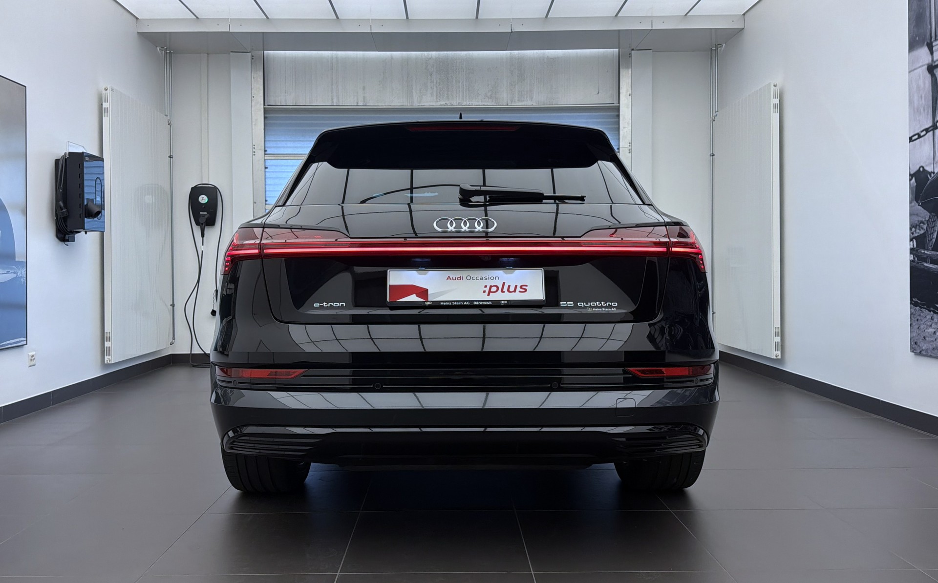 AUDI e-tron 55 quattro-image-24
