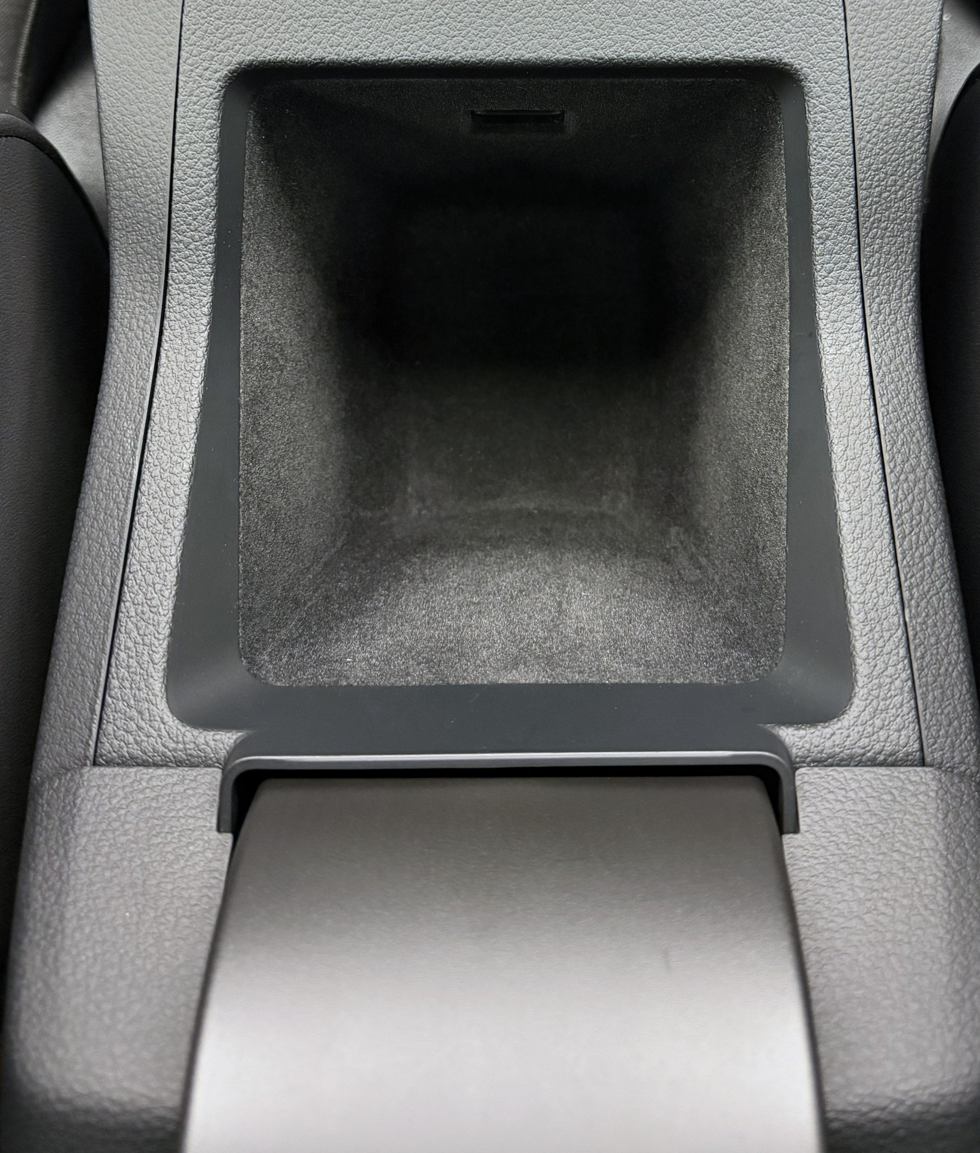 AUDI e-tron 55 quattro-image-11