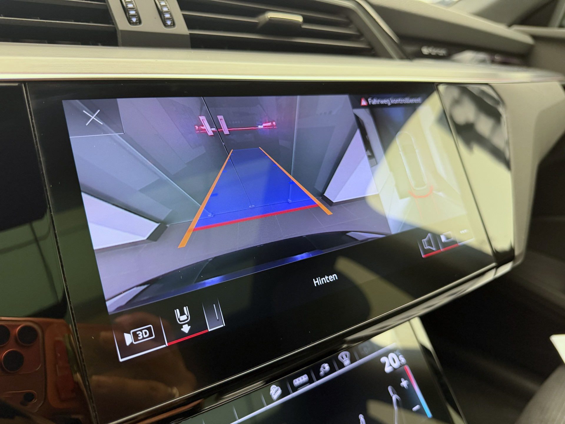AUDI e-tron 55 quattro-image-15