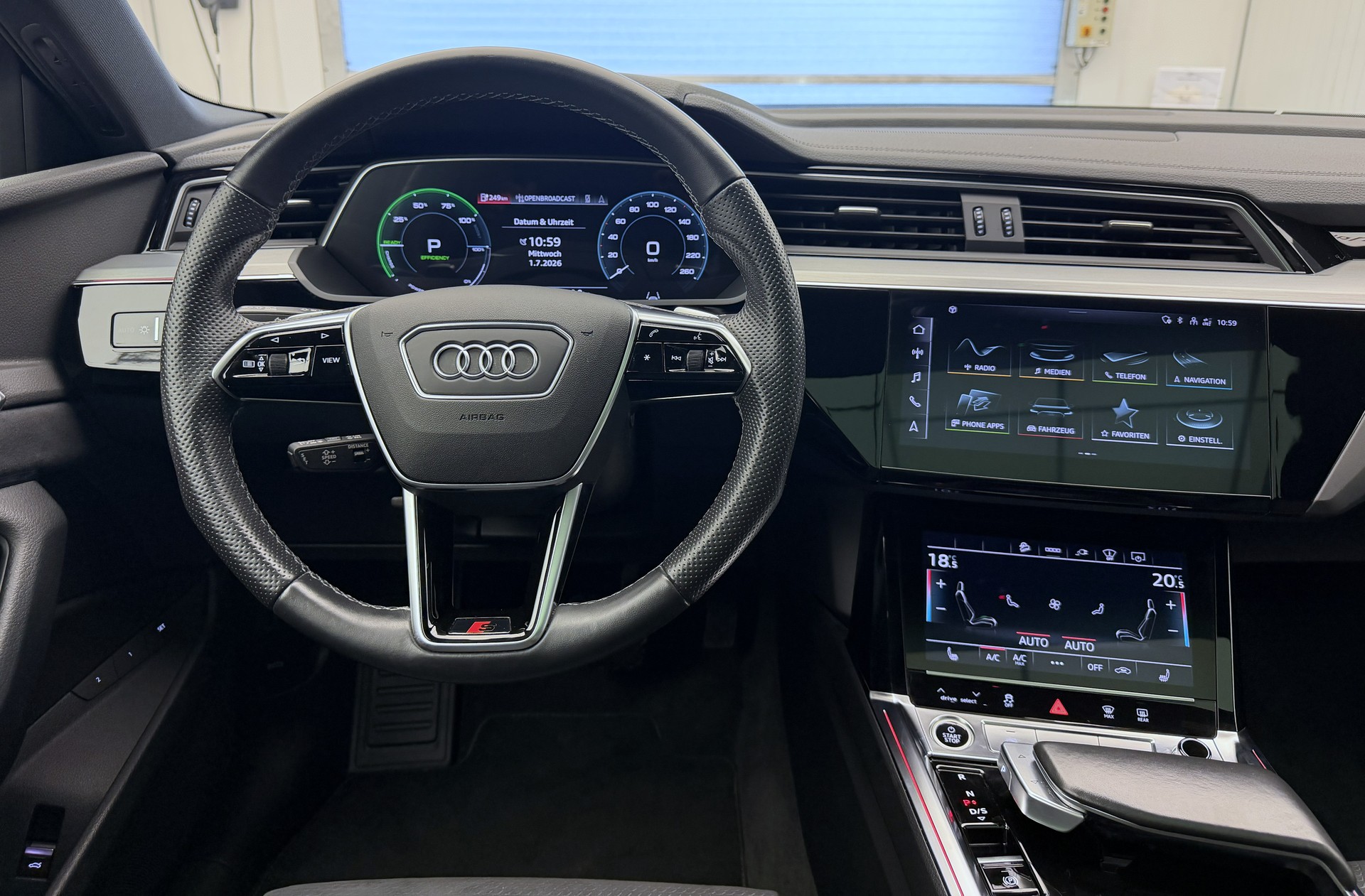 AUDI e-tron 55 quattro-image-7