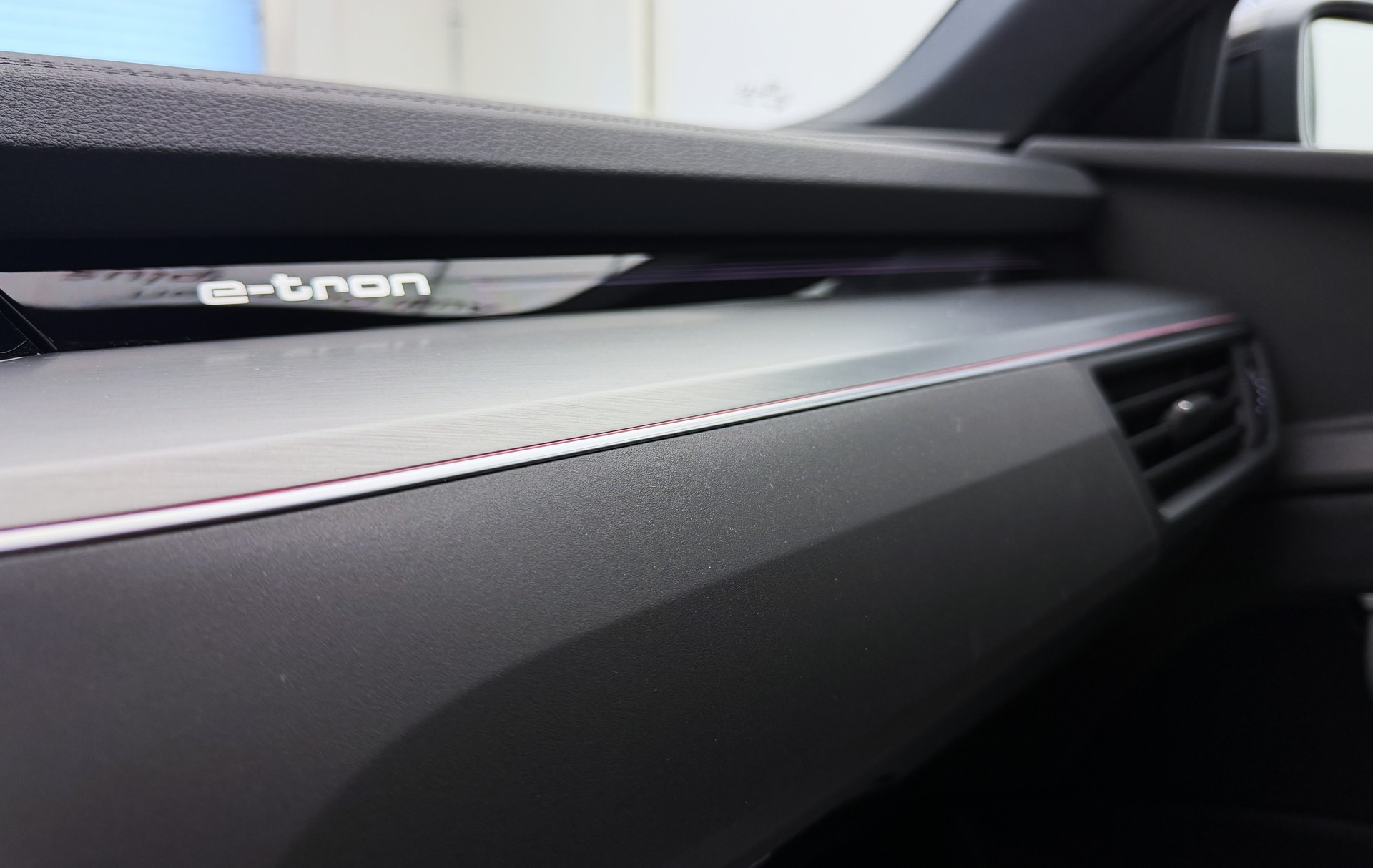 AUDI e-tron 55 quattro-image-17