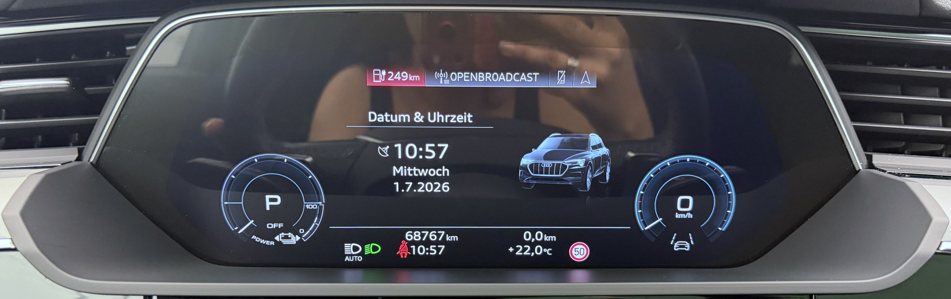 AUDI e-tron 55 quattro-image-9