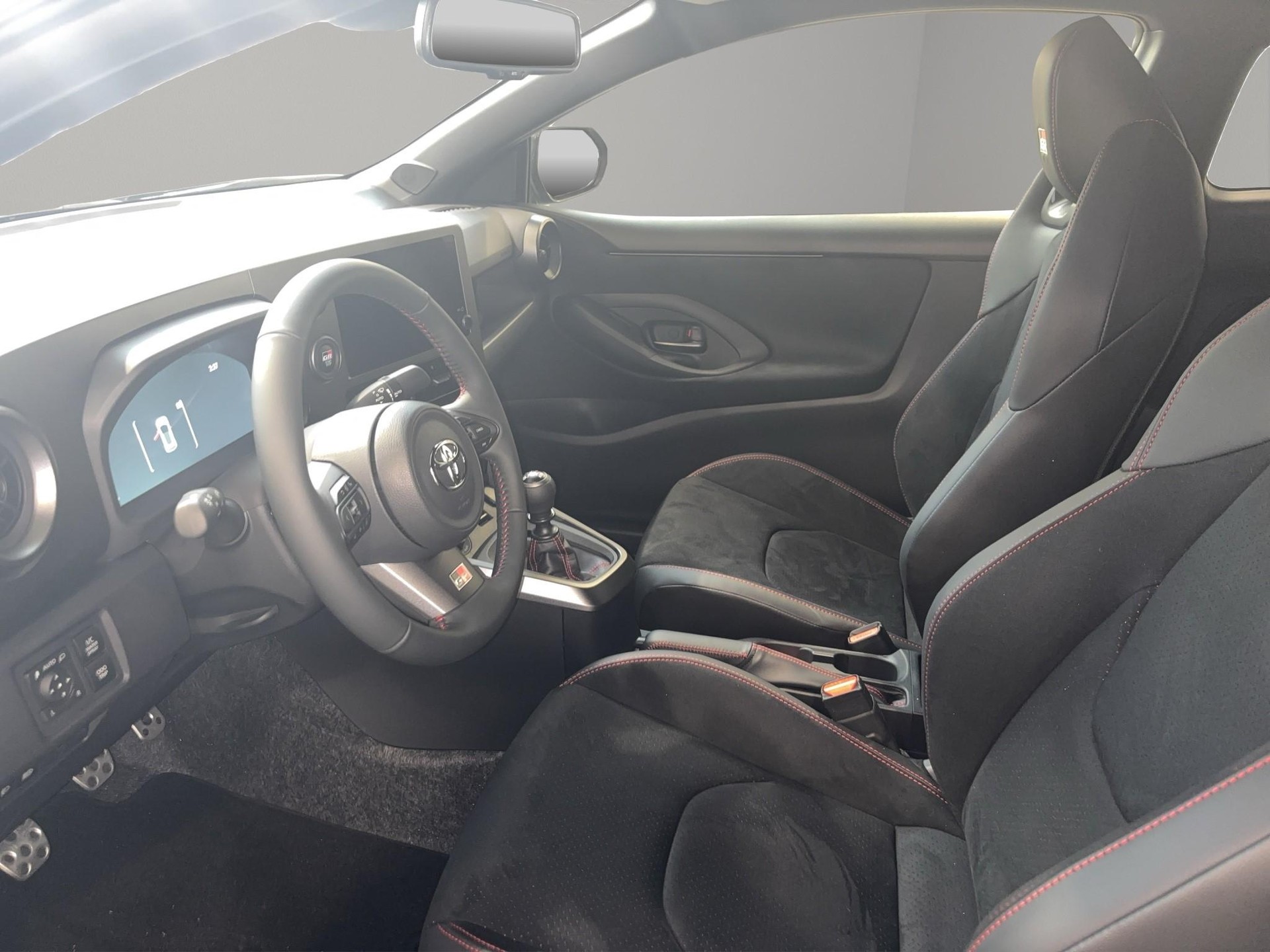 TOYOTA GR Yaris 1.6 Turbo Sport 4x4-image-1