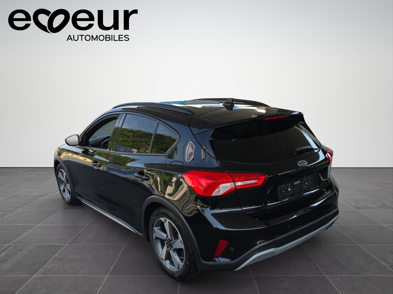 FORD Focus 1.0i EcoB Hybrid 155 Active-image-3