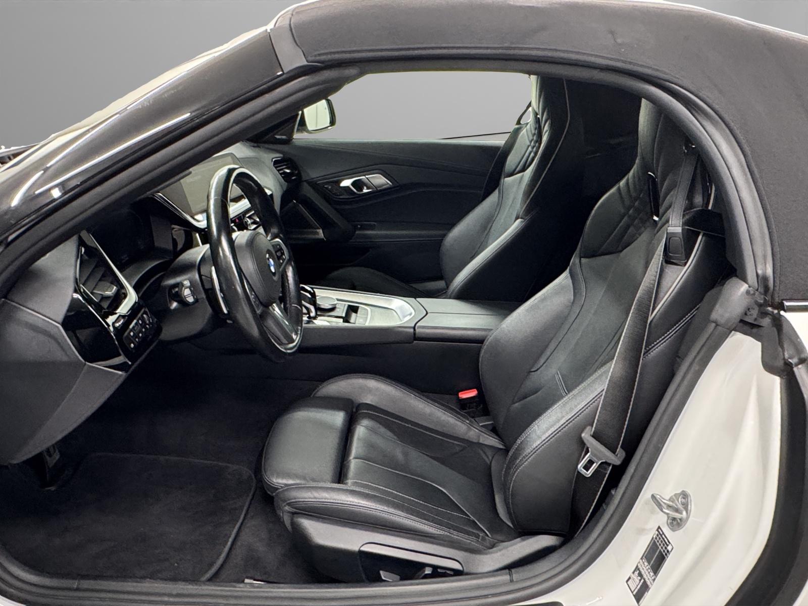 BMW Z4 20i sDrive-image-10